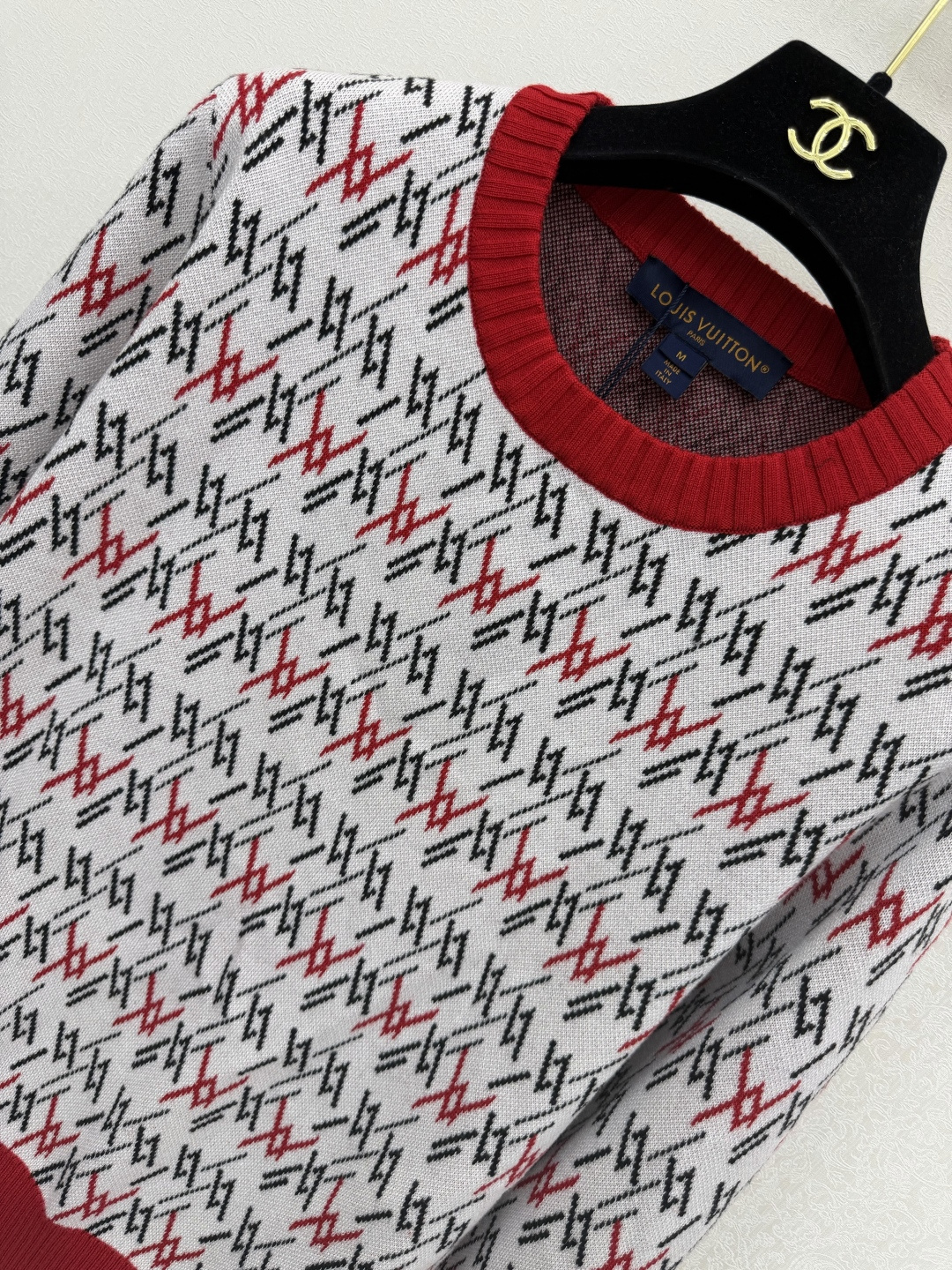 LV新品🆕🆕 圆领长袖💗💗实拍图🆕🆕三色3码