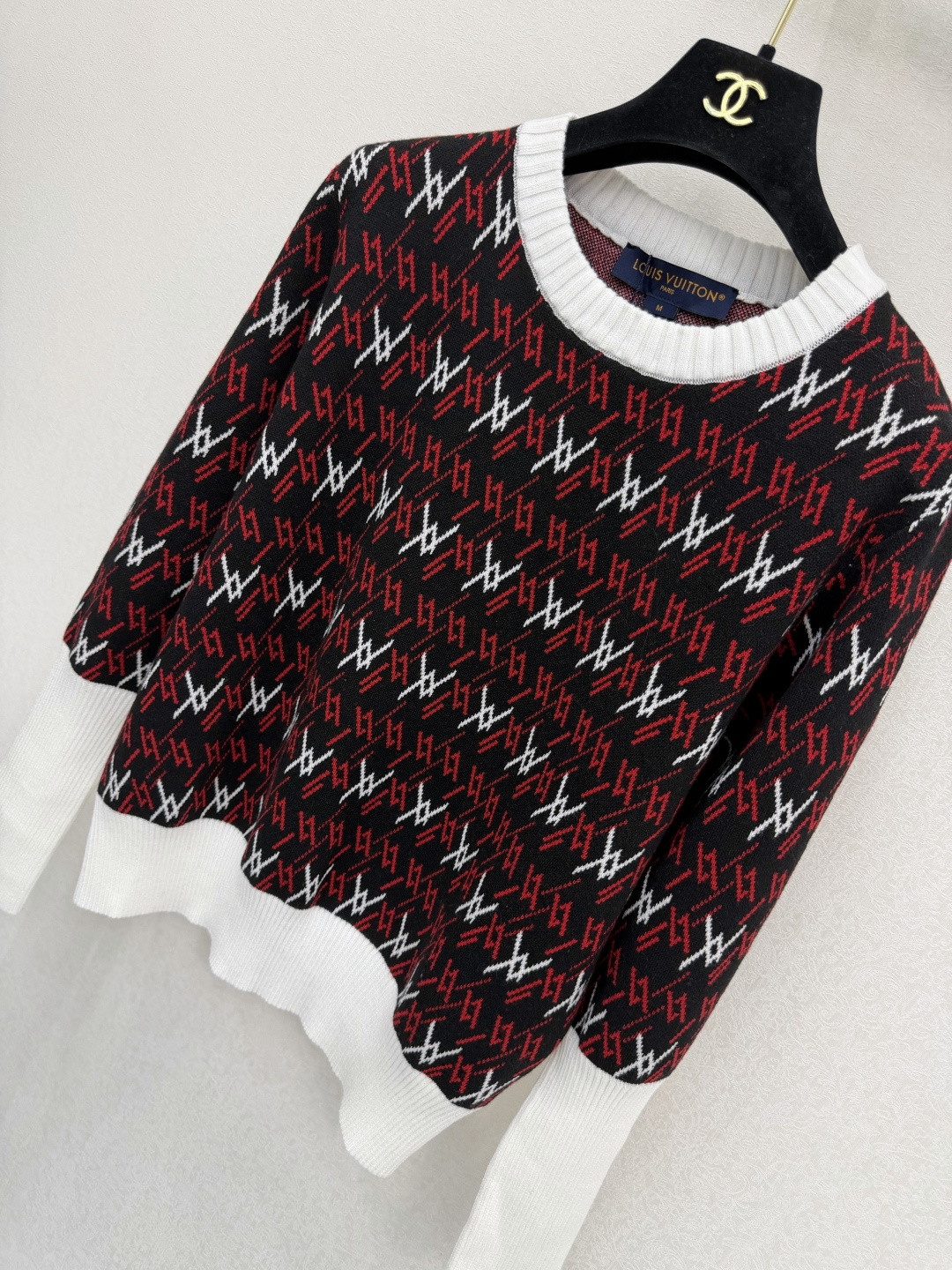 LV新品🆕🆕 圆领长袖💗💗实拍图🆕🆕三色3码