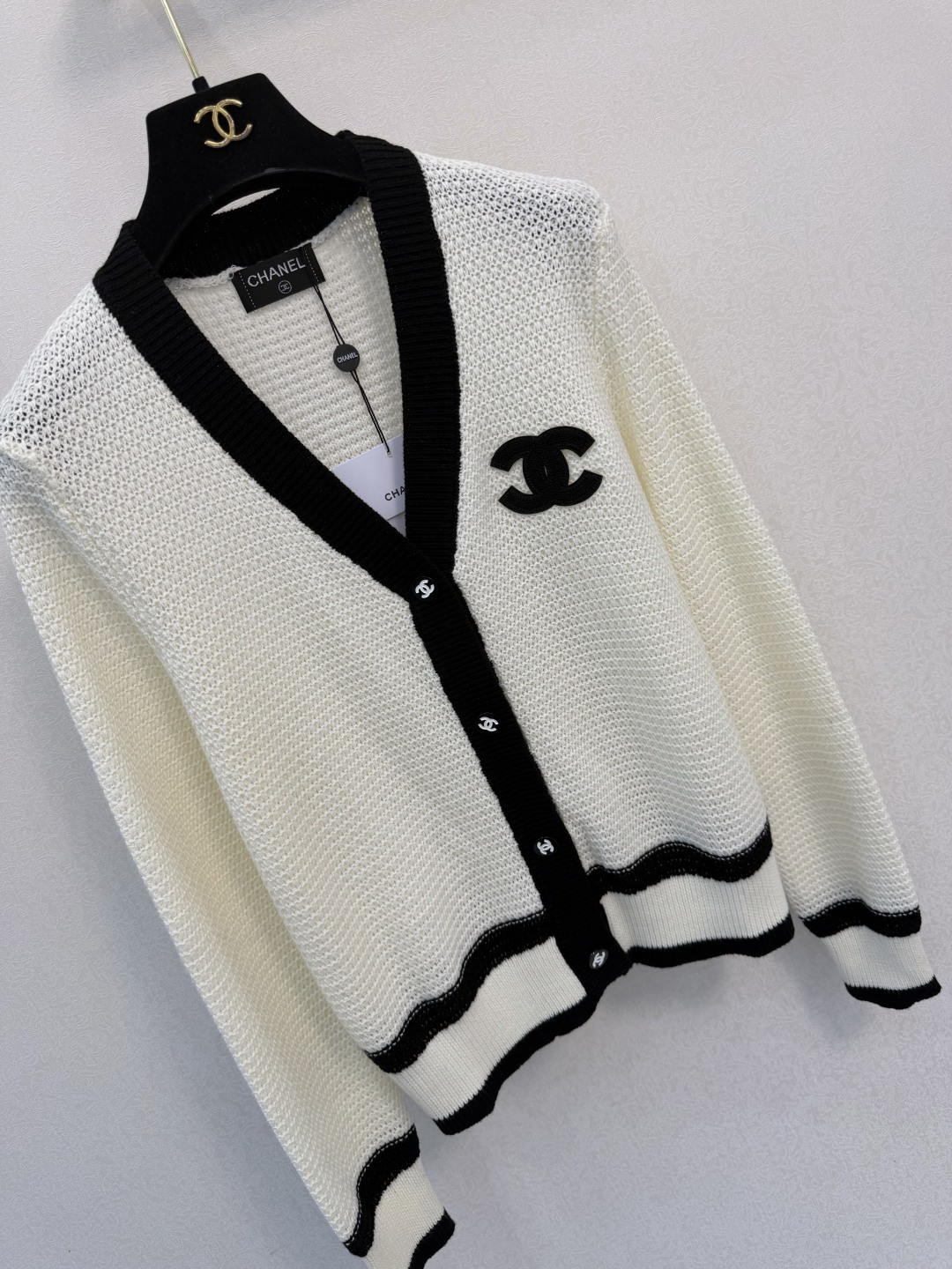 小香新品🆕🆕 V领开衫💗💗实拍图🆕🆕两色3码