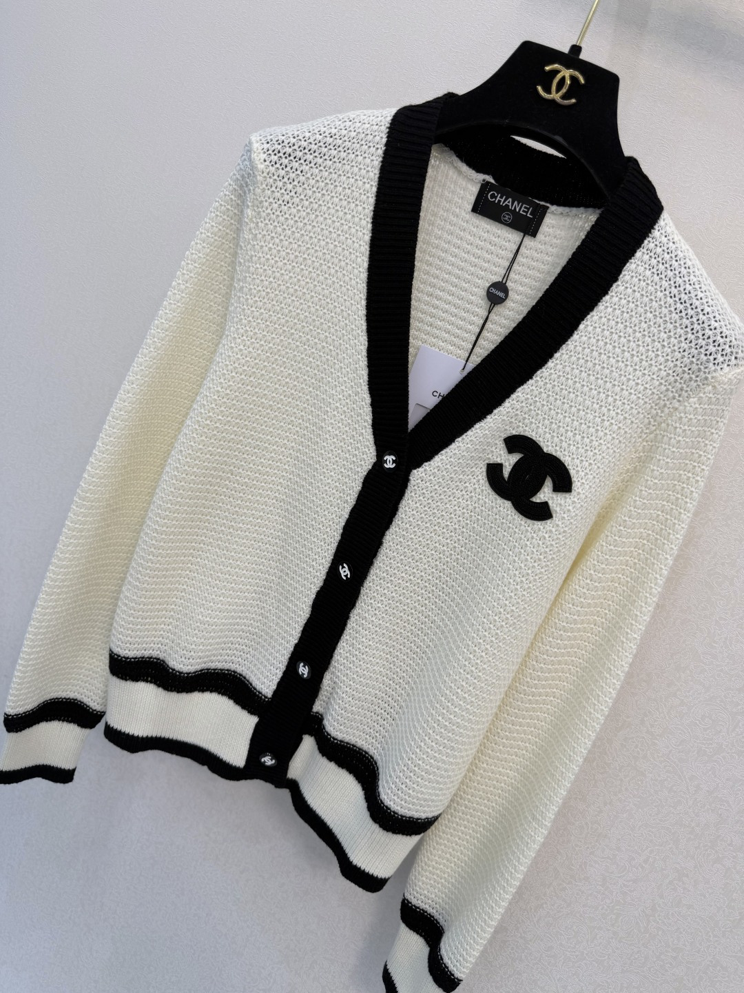 小香新品🆕🆕 V领开衫💗💗实拍图🆕🆕两色3码