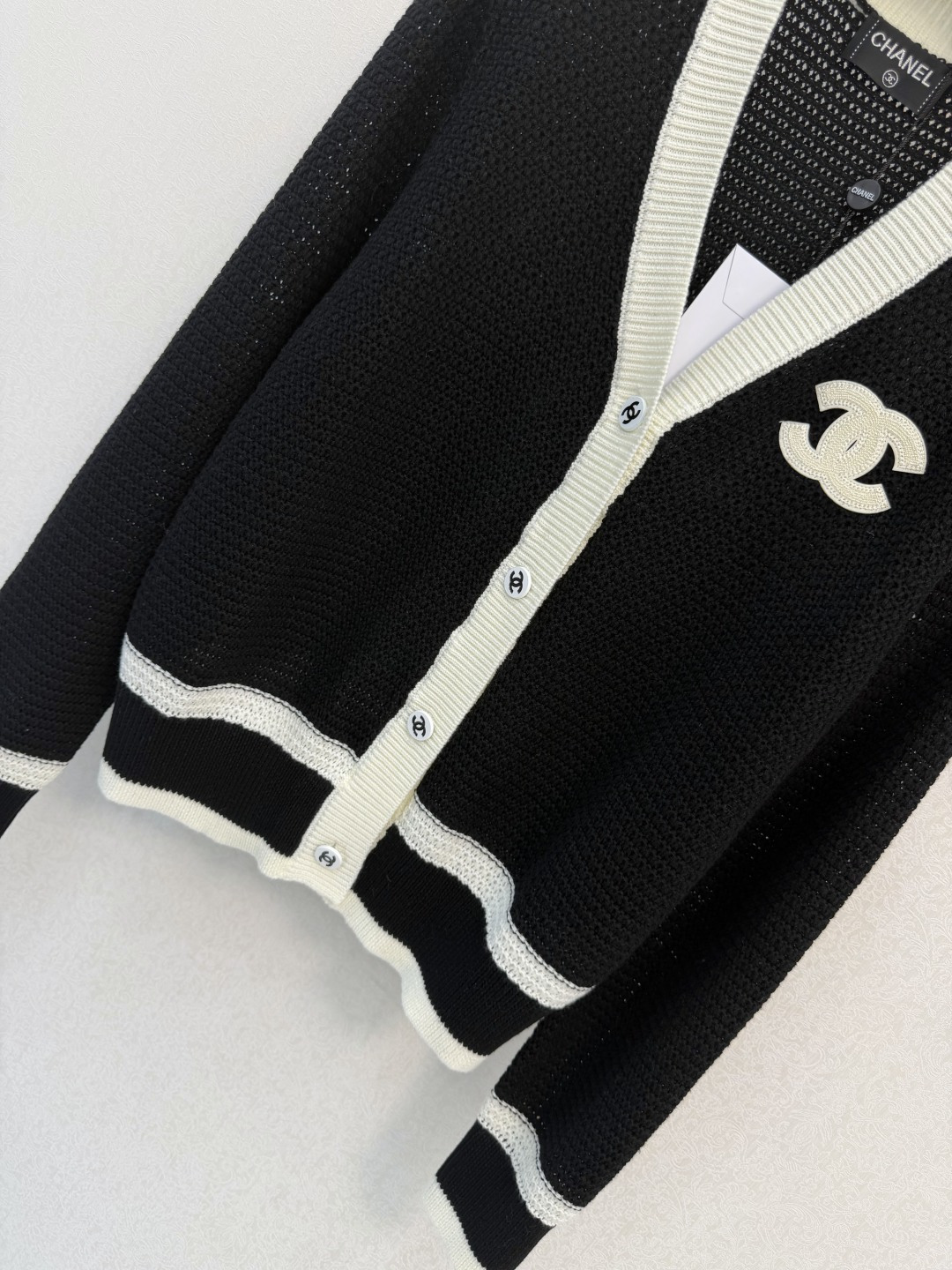 小香新品🆕🆕 V领开衫💗💗实拍图🆕🆕两色3码