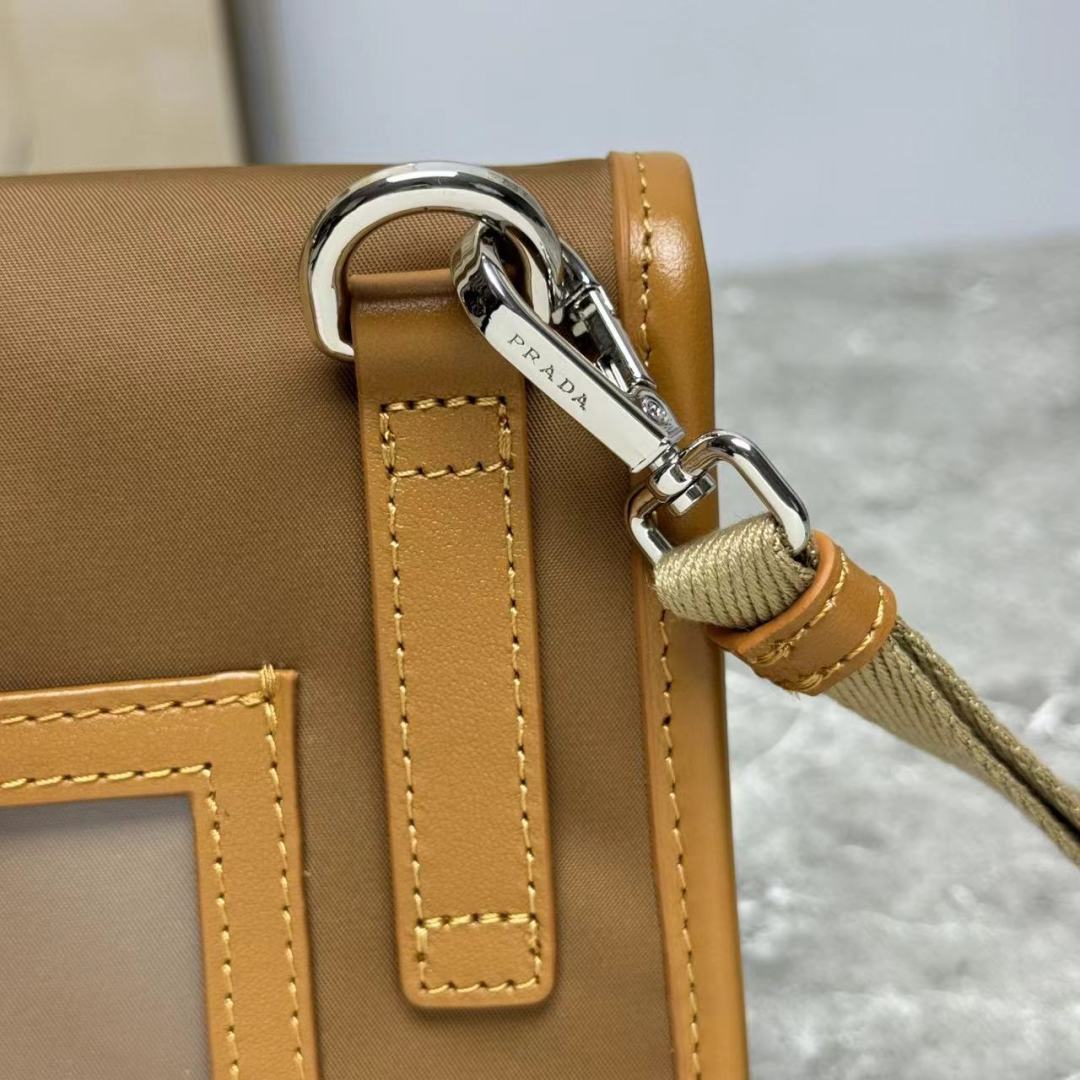 Prada Mini Messenger Bag, Stylish and Versatile, 18x12.5x2cm Brown 7 cmp i1742627342885 2337 0 5