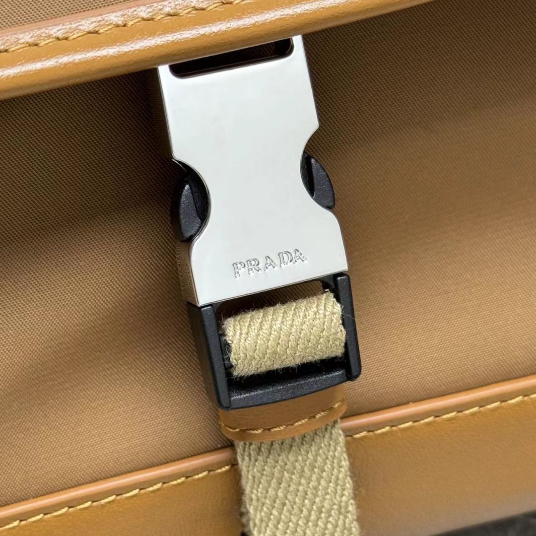 Prada Mini Messenger Bag, Stylish and Versatile, 18x12.5x2cm Brown 3 cmp i1742627343442 2182 0 1