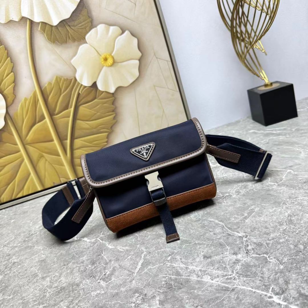 Prada Mini Heuptas Blauw/Bruin - Stijlvolle Schoudertas met Logo - 18x12.5x2cm