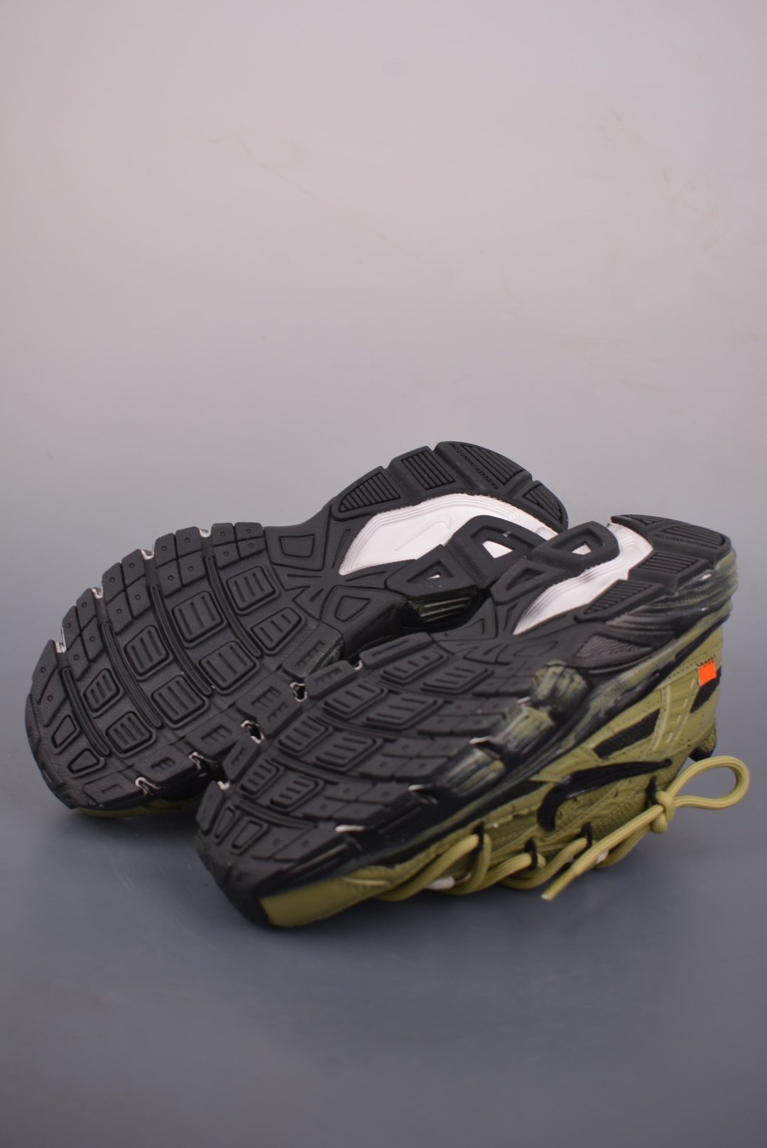 300 Nike INITIATOR RNR 复古做旧 解构绑带 舒适百搭防滑耐磨 低帮跑步鞋 394055-102
