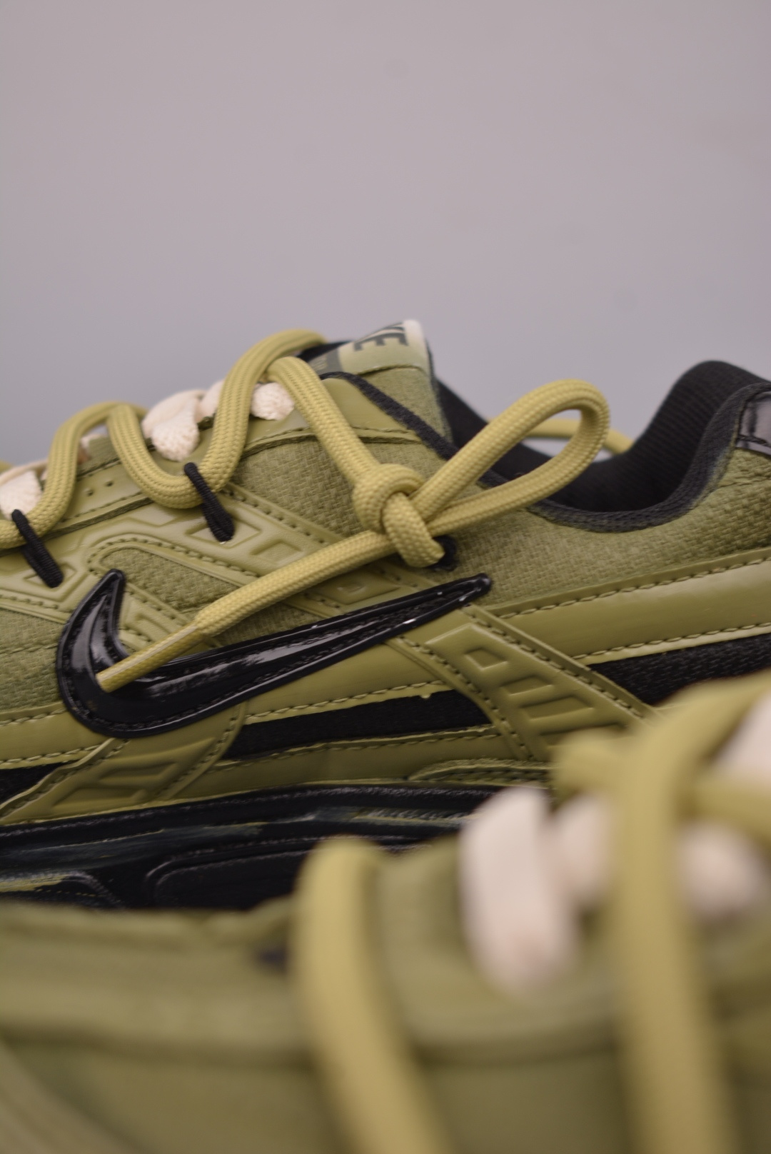 300 Nike INITIATOR RNR 复古做旧 解构绑带 舒适百搭防滑耐磨 低帮跑步鞋 394055-102