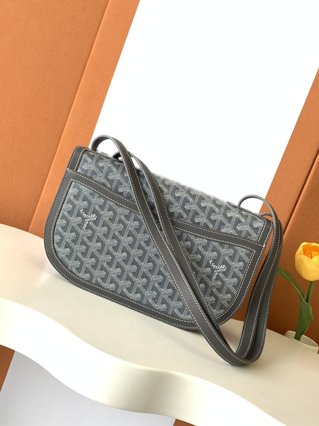 Goyard GOYARD老花233款|||更加轻便和 而“ ”一词在现代 界其实是一种潮流的象征