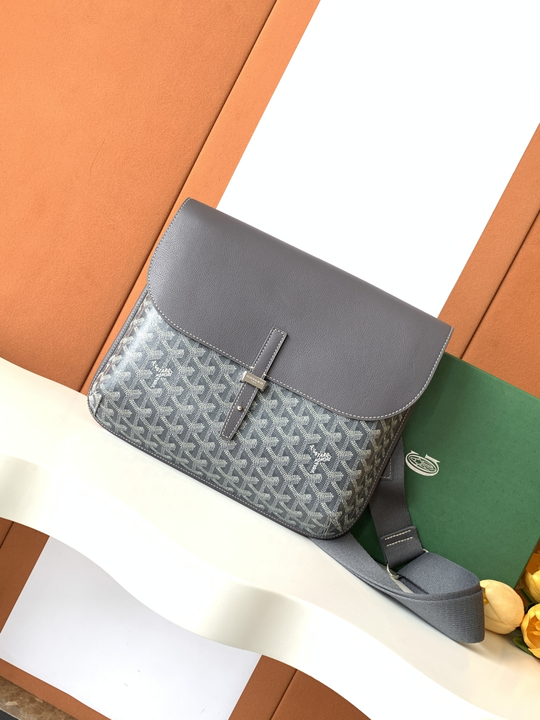 COURSIER Messenger Bag Flap Back Pocket Shoulder