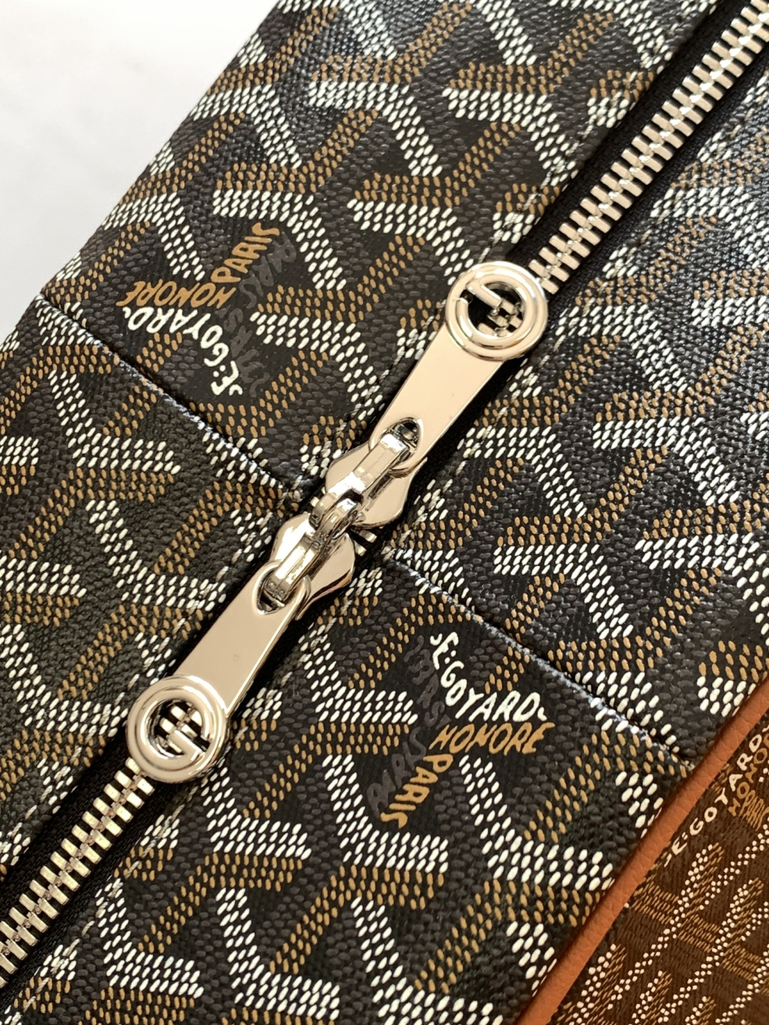 Goyard SAVILE ROW 衣物包为衣服提供了出色的保护