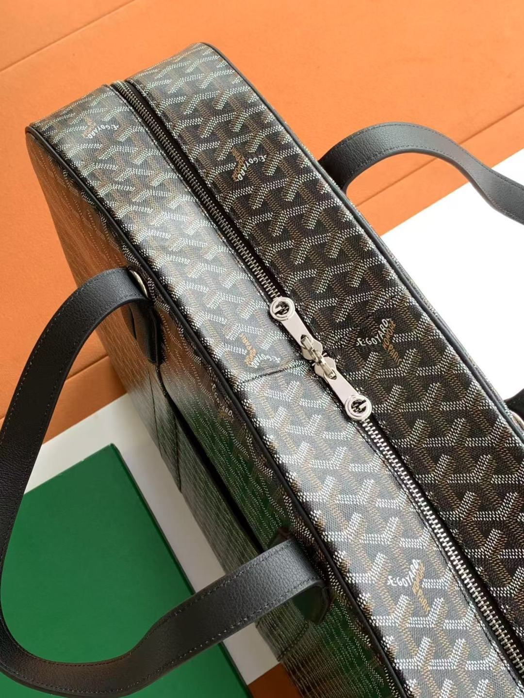 Goyard SAVILE ROW 衣物包为衣服提供了出色的保护