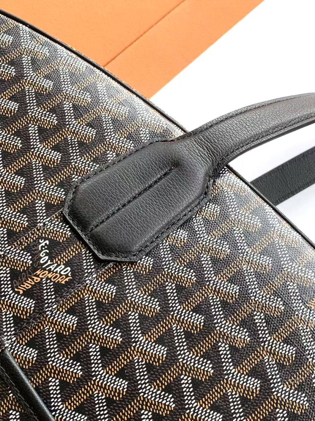Goyard SAVILE ROW 衣物包为衣服提供了出色的保护