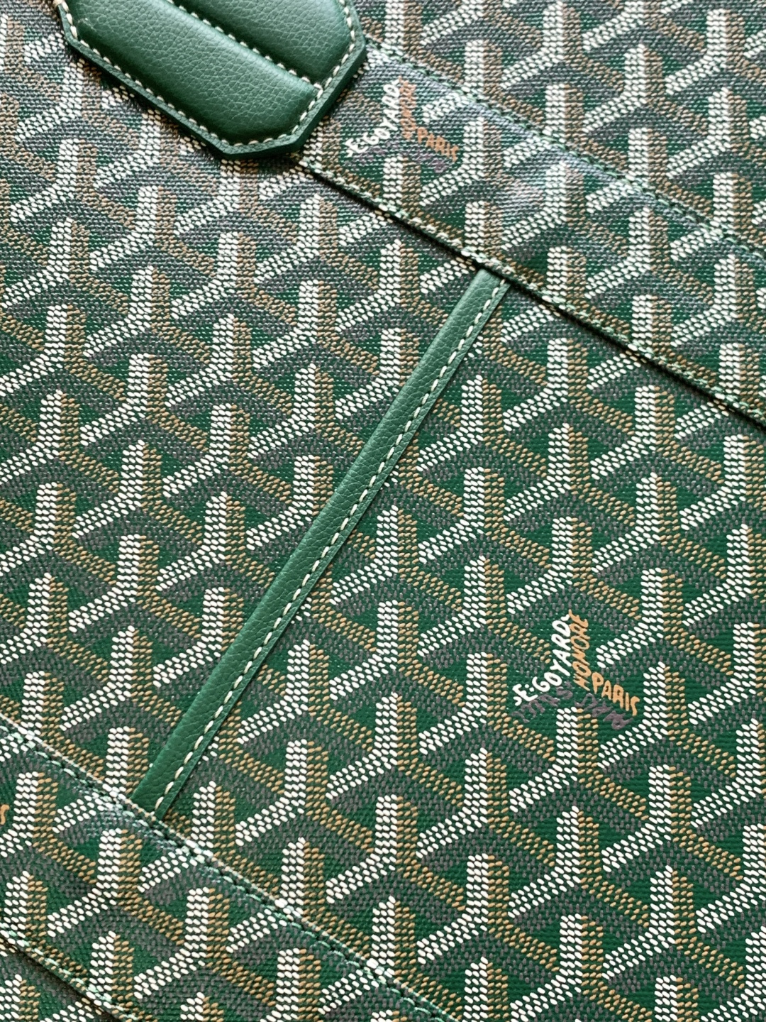 Goyard SAVILE ROW 衣物包为衣服提供了出色的保护