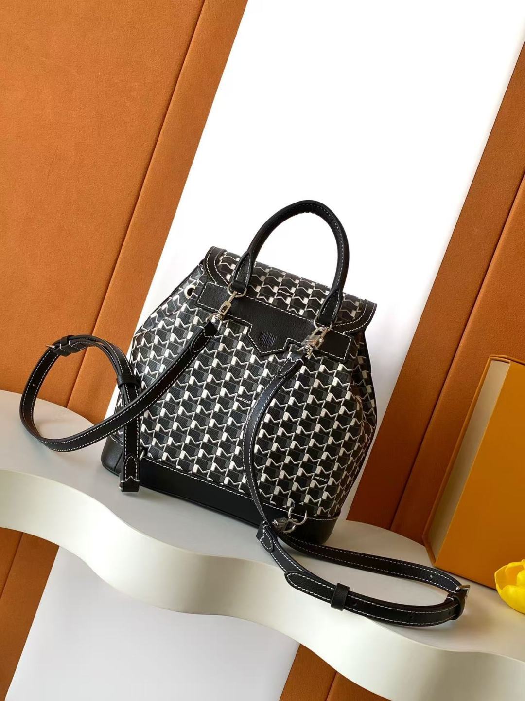 Goyard #MOYNAT MOYNAT新季迷你双肩包