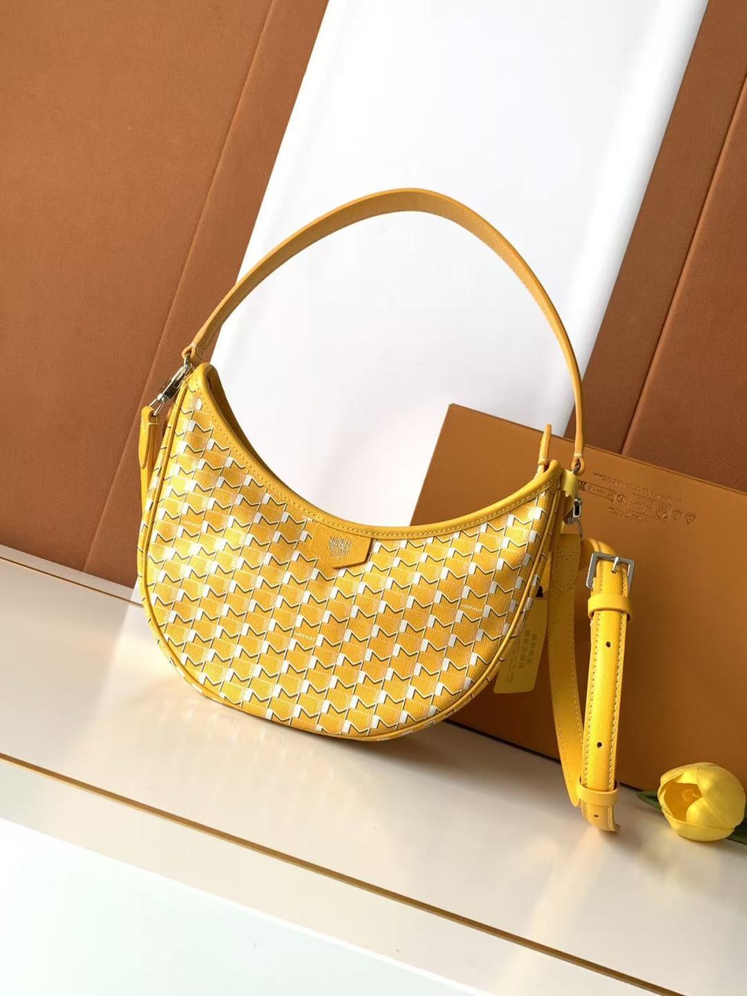 Goyard Moynat新品 | 新月包