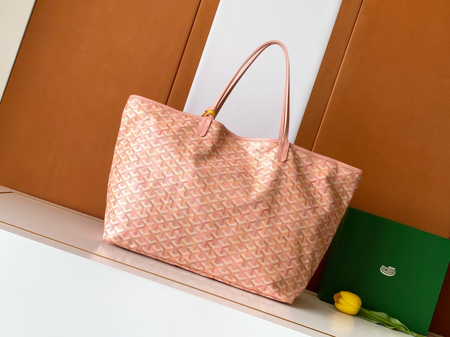 Goyard 这款2026年限量版SAINT LOUIS大号包袋 采用限定四季炫彩GOYARDINE帆布打造