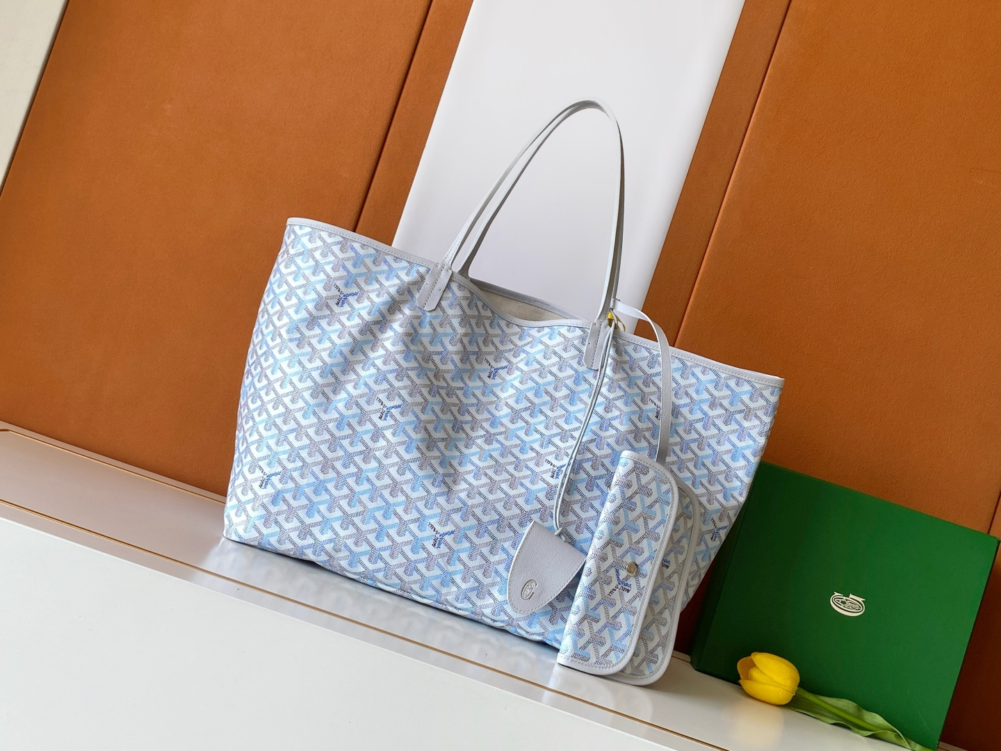 Goyard 这款2026年限量版SAINT LOUIS大号包袋 采用限定四季炫彩GOYARDINE帆布打造