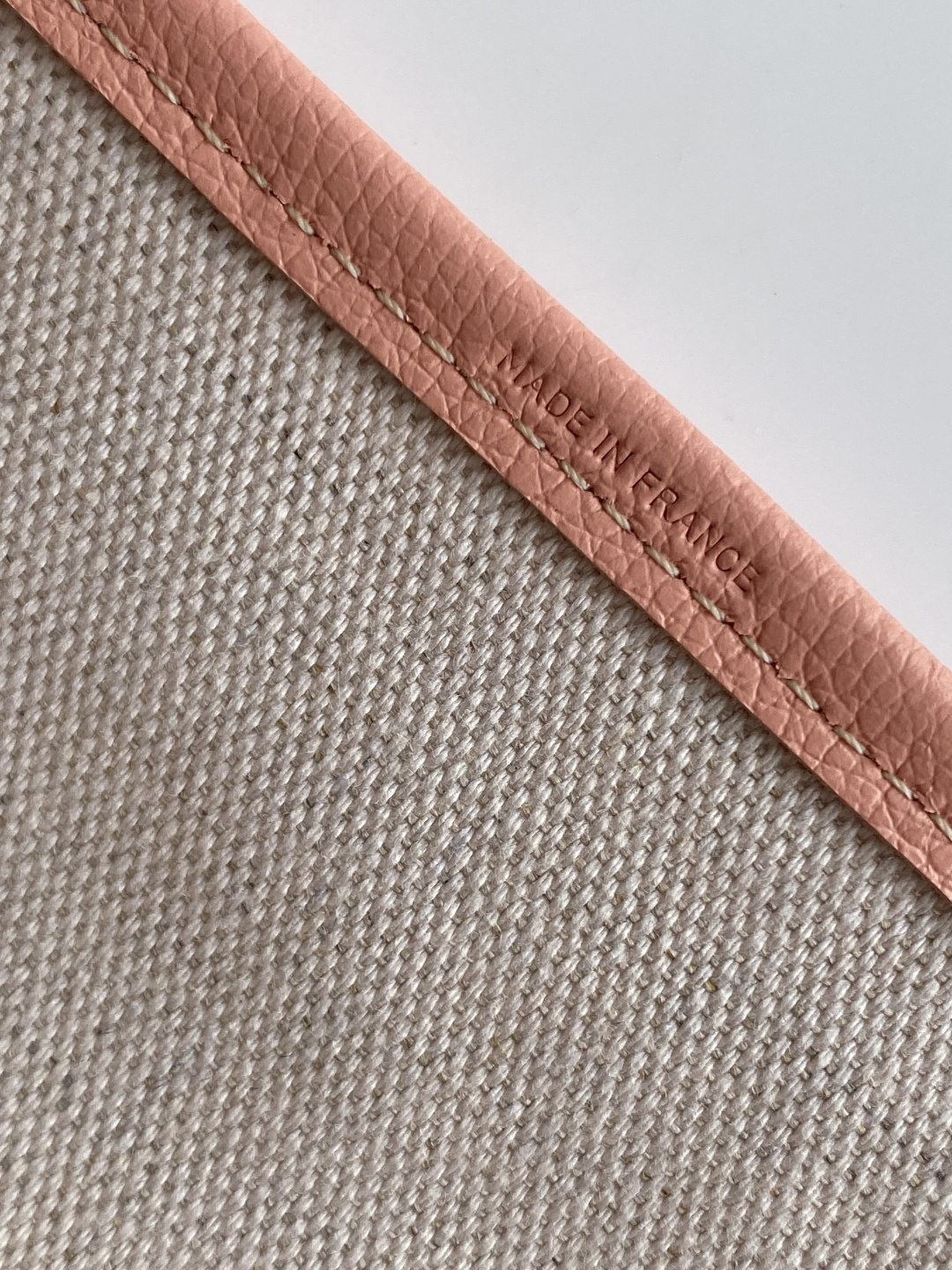 Goyard 这款2026年限量版 SAINT LOUIS 小号包袋 采用限定四季炫彩 GOYARINE 帆布打造