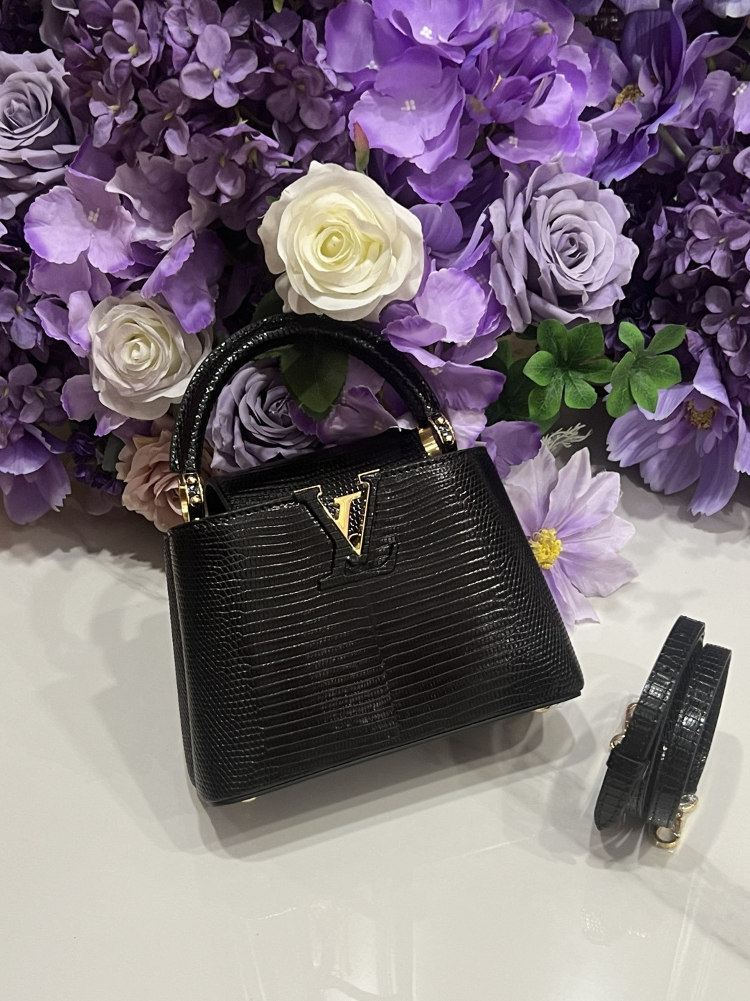 NO:713938,The ceiling of appearance ~ LV lizard skin is simple and elegant. How can you not be moved by owning something you like, and you will have a good mood? Rare animal skins, each with its own unique charm, available in stock, Hermes, Hermes, Louis Vuitton, Hermes,19860909颜值天花板～ lv蜥蜴皮简约大气,怎能不心动拥有喜爱的东西,就会拥美好的心情稀有动物皮每只都有它的独特魅力现货供应,爱马仕,hermes,louis vuitton,Hermes,,Bag