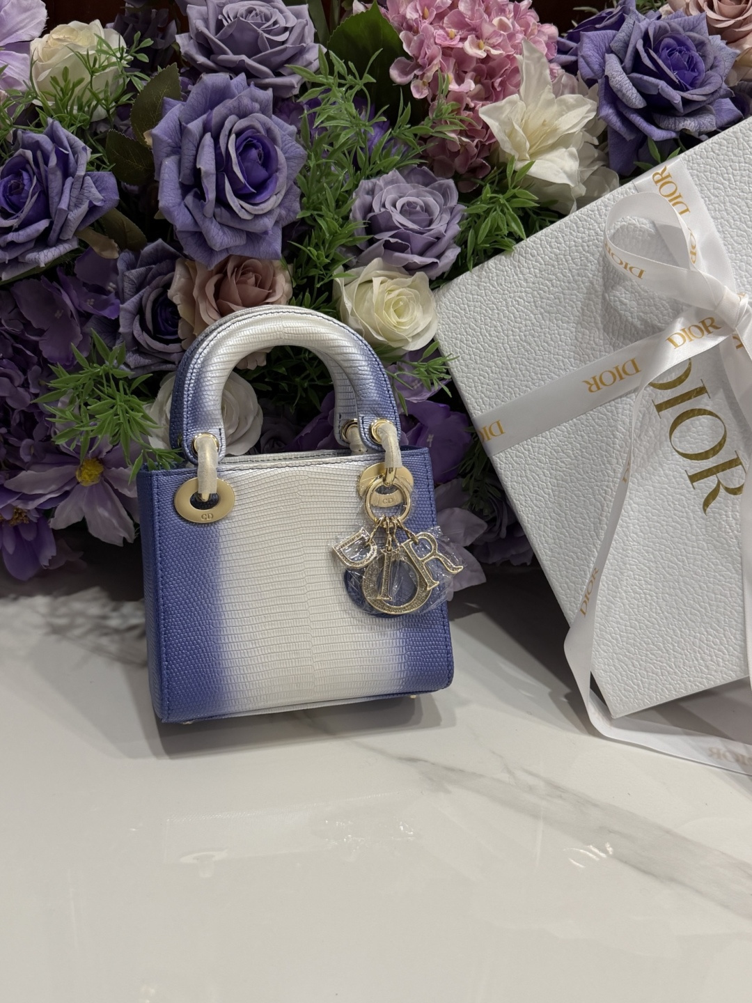 NO:717813,Lizard skin Dior three-compartment Princess Diana bag with diamond buckle, ready to move, simple and elegant, how can you not be tempted? Every girl has her own unique charm, available in stock, dior, Hermes,19860909蜥蜴皮 Dior三格戴妃包 钻扣 蠢蠢欲动简约大气,怎能不心动每个女生都有它的独特魅力现货供应,,dior,Hermes,,Bag