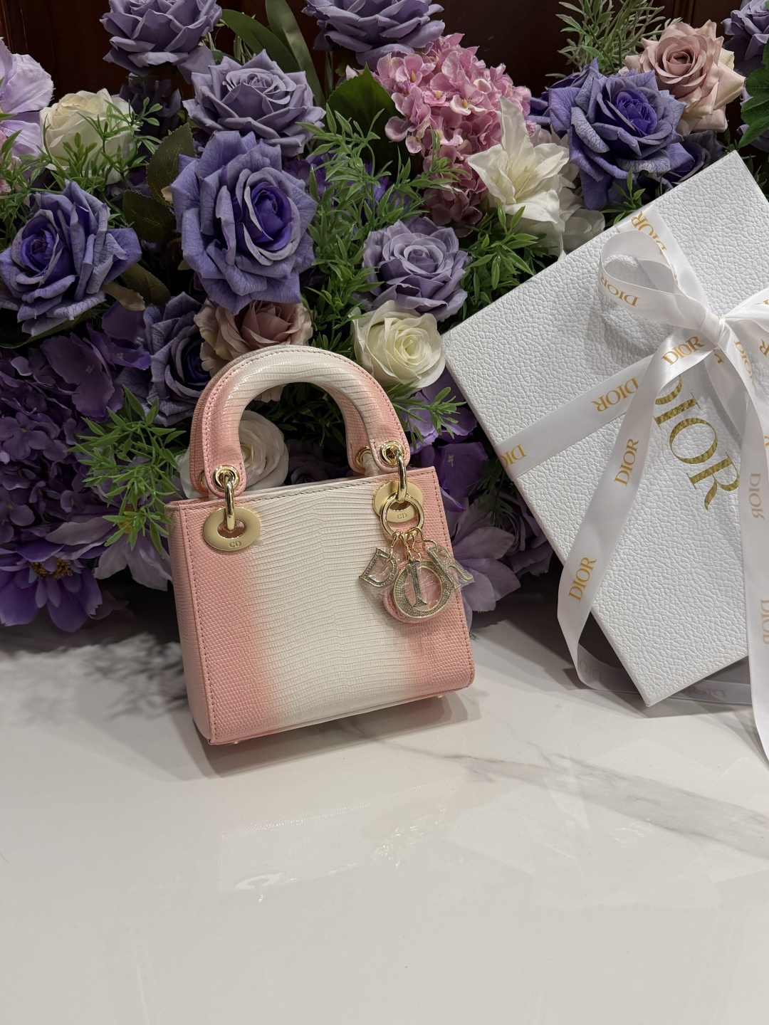 NO:717819,Lizard skin Dior three-compartment Princess Diana bag with diamond buckle, ready to move, simple and elegant, how can you not be tempted? Every girl has her own unique charm, available in stock, dior, Hermes,19860909蜥蜴皮 Dior三格戴妃包 钻扣 蠢蠢欲动简约大气,怎能不心动每个女生都有它的独特魅力现货供应,,dior,Hermes,,Bag