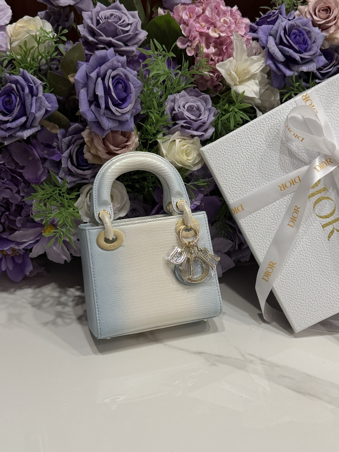 NO:717838,Lizard skin Dior three-compartment Princess Diana bag with diamond buckle, ready to move, simple and elegant, how can you not be tempted? Every girl has her own unique charm, available in stock, dior, Hermes,19860909蜥蜴皮 Dior三格戴妃包 钻扣 蠢蠢欲动简约大气,怎能不心动每个女生都有它的独特魅力现货供应,,dior,Hermes,,Bag