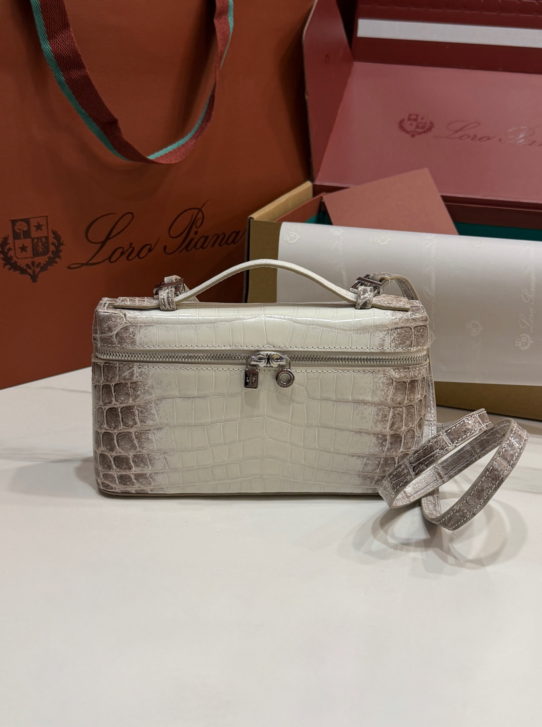 NO:763915,L19 Himalayan crocodile skin, the original latest model is available from stock, it is a perfect old money style, it is worth owning, it is super beautiful ~, Hermes, hermes, crocodile skin, Hermes,19860909L19喜马拉雅鳄鱼皮 原件最新款现货供应,妥妥的老钱风,值得拥有,超级美腻哟～,爱马仕,hermes,crocodile skin,Hermes,,Bag