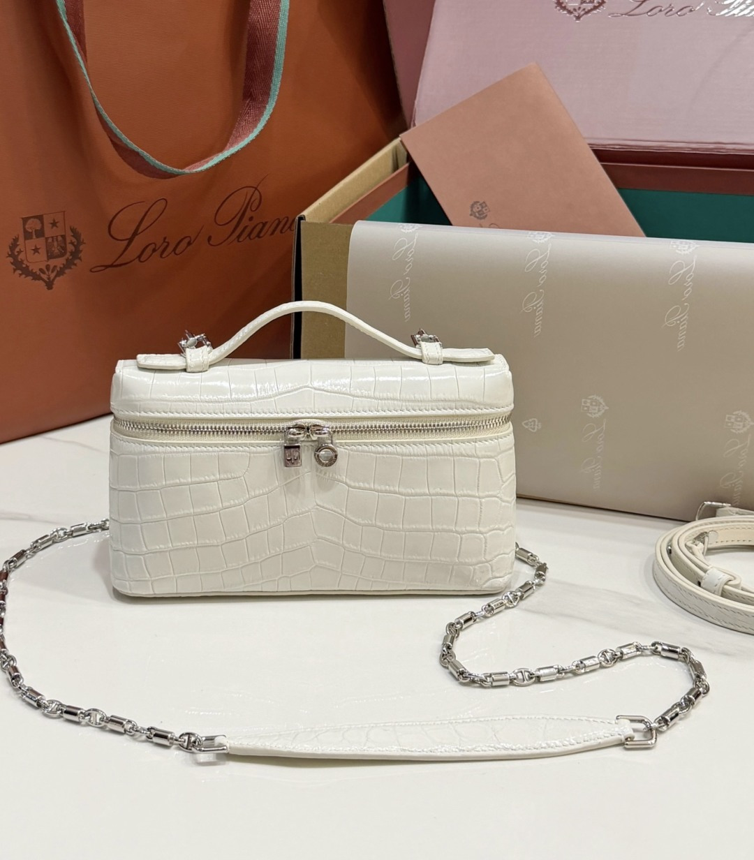 NO:919554,L19 crocodile skin is synchronized with the counters and is available from stock. The dream bag has a perfect old-money style. It is super beautiful and greasy. Every girl deserves it. Crocodile skin, Hermes,19860909L19鳄鱼皮 专柜同步,现货供应 梦中情包妥妥的老钱风 超级美腻,每个女生都值得拥有,,crocodile skin,Hermes,,Bag
