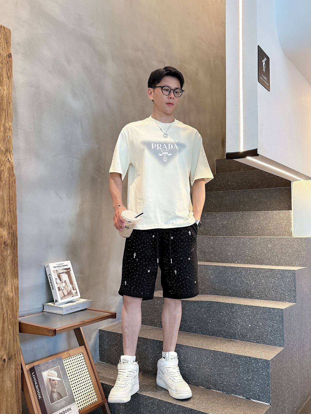 NO:431277,Crowxin 2025ss summer new style, original single counter casual shorts, luxury classic brand original LOGO accessories, hot-selling models for counters, very comfortable to wear, low-key and luxurious, very classy when worn, no need to say much about the trouser style and cutting, exquisite upper body, high-end first-class material, truly palace-level casual pants, Turkish cotton quality, heavy washing makes the pants very soft!  Not picky about people, the upper body is absolutely stylish and extremely luxurious. Size M-3XL., chrome hearts, shorts, alexander wang19860909克罗心 2025ss夏季新款,原单专柜休闲短裤,奢华经典品牌原版LOGO配饰 专柜热销款 身穿着非常舒适 低调不失奢华 穿出去非常有档次 裤型款式和裁剪亦无需多言 上身精致跃然高档一等一顶级质料 真正殿堂级的休闲裤 选用土耳其的棉花品质卓然,经过重水洗使得裤子很柔软！不挑人 上身绝对的有型 极度奢华. 尺码M-3XL.,,chrome hearts,shorts,alexander wang,Men's clothing