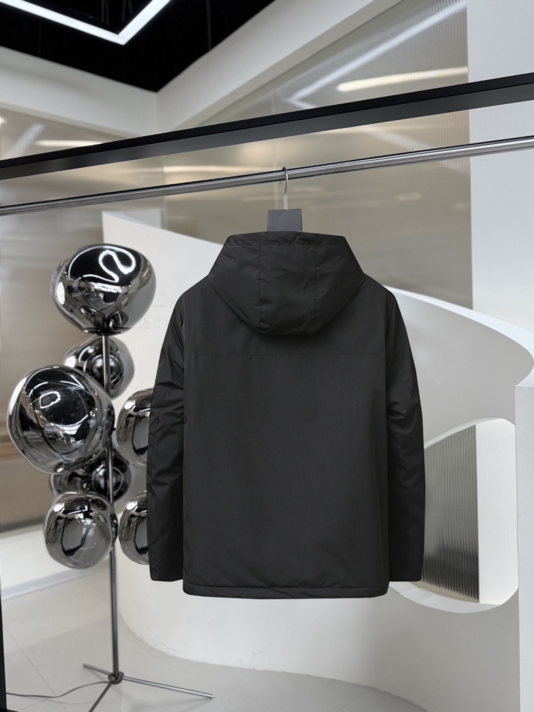 P520  始祖鸟  三标齐全    2025ss冬季新款羽绒棉服外套，秀场新品‼品相非常完美，舒适保暖，色泽饱满诱人，非常出彩的设计，轻松将时髦感进阶，做工极为考究严谨，走线工整细致！大牌设计师巨作！上身不显臃肿、超级帅气！现货码数：M ～ XXXL