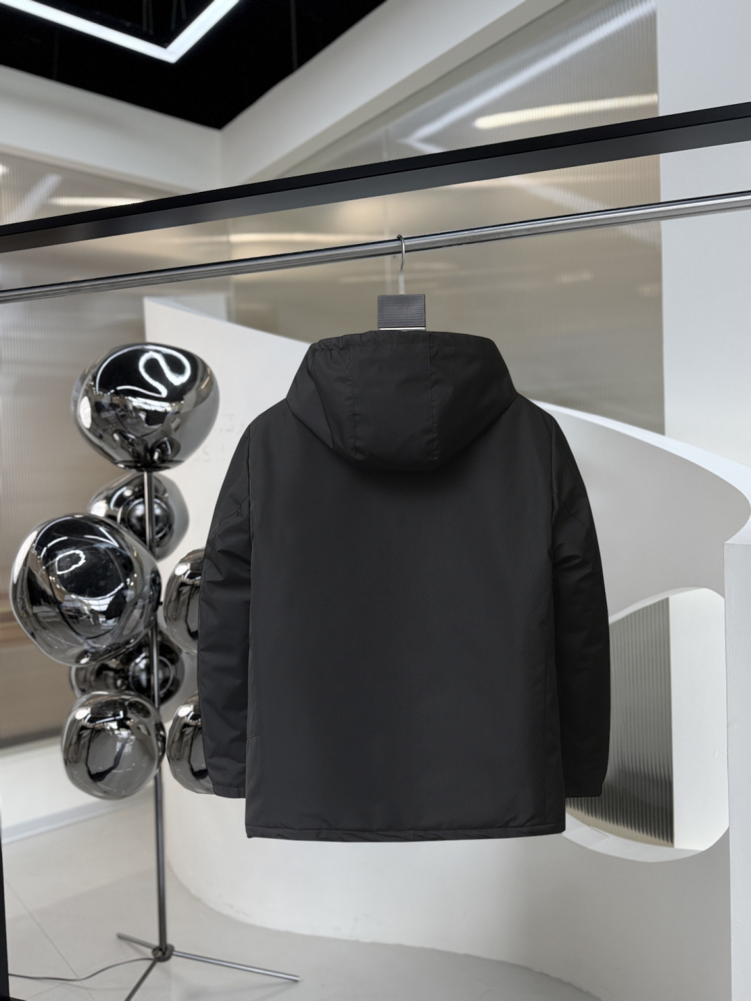 P520  始祖鸟  三标齐全    2025ss冬季新款羽绒棉服外套，秀场新品‼品相非常完美，舒适保暖，色泽饱满诱人，非常出彩的设计，轻松将时髦感进阶，做工极为考究严谨，走线工整细致！大牌设计师巨作！上身不显臃肿、超级帅气！现货码数：M ～ XXXL