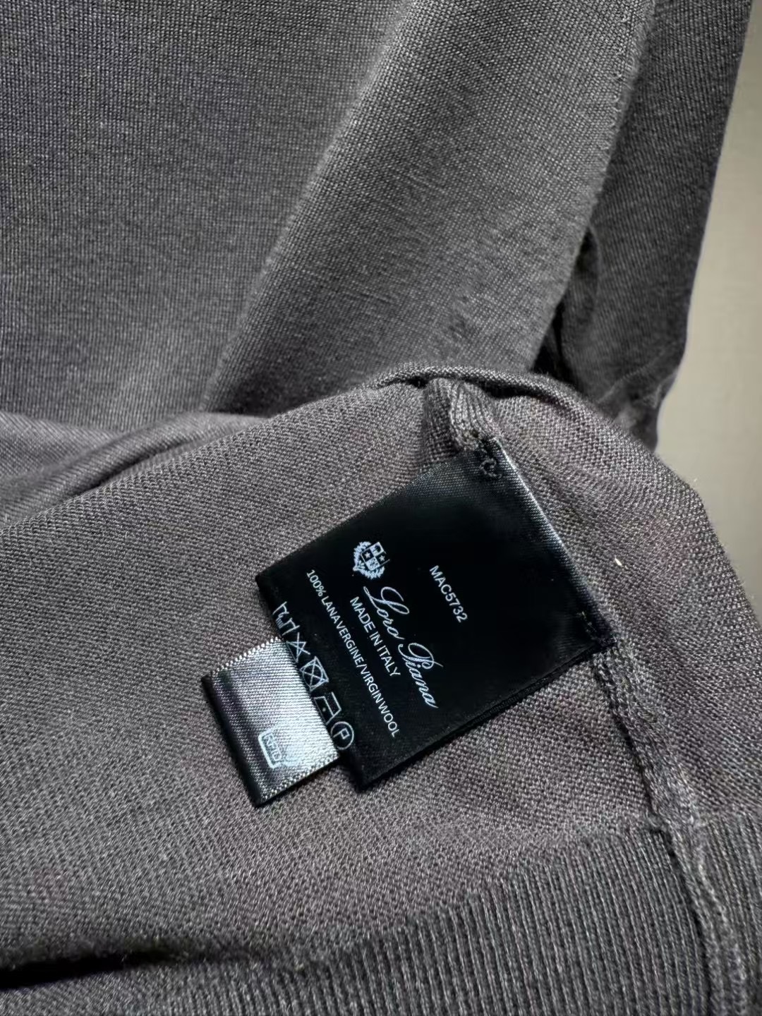 Loro Piana Silk-Wool Polo Shirt - Lightweight Knit, Relaxed Fit - Summer Style 5 cmp i1752035189242 1604 0 3