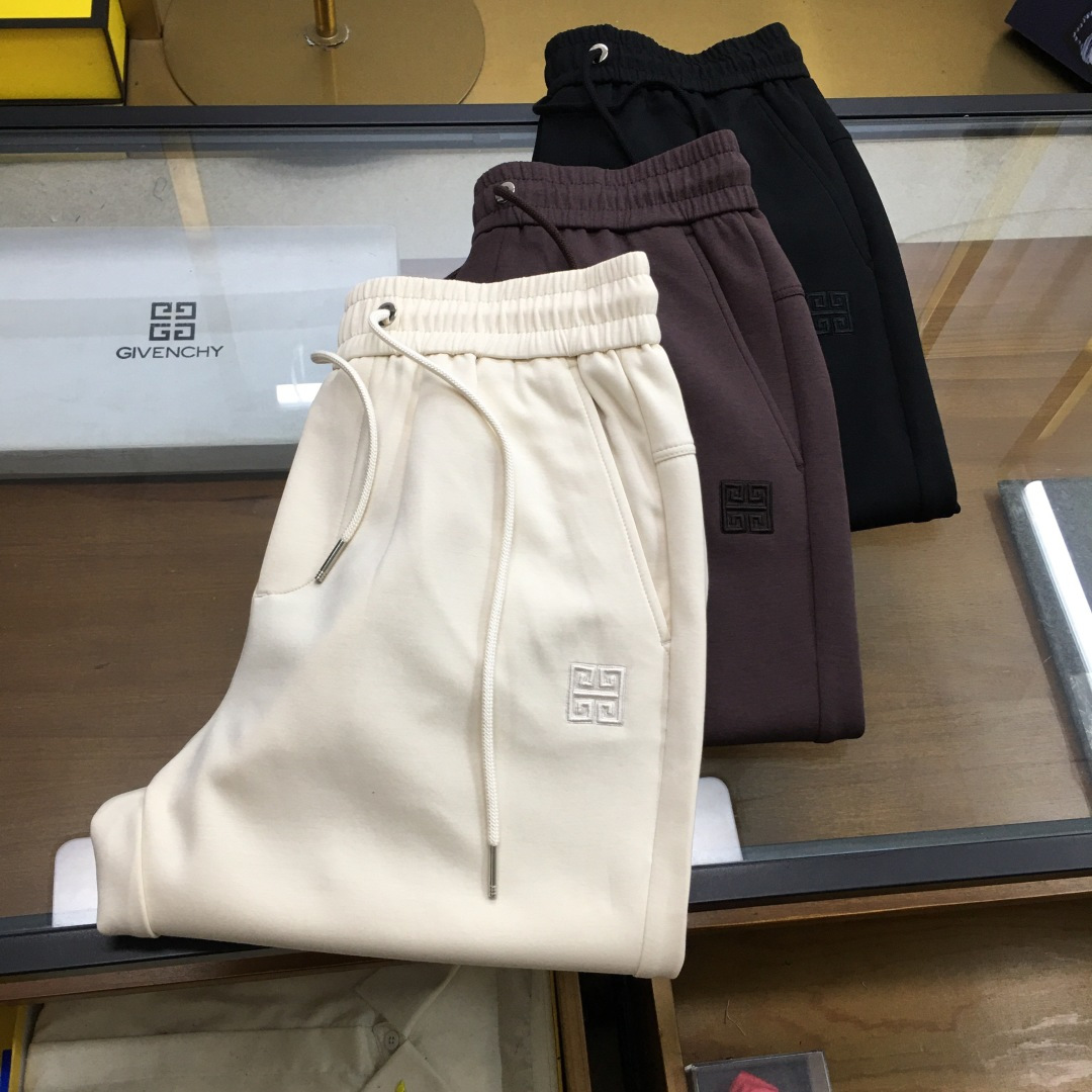 NO:151737,New casual pants [GVC] 2025 new high-end quality casual pants!  The official website is released simultaneously. The brand's classic logo casual pants, customized fabric, excellent comfort, strong hand touch. Very high recognition, perfect quality craftsmanship. Size: 29-38,,alexander wang19860909新品休闲裤【GVC】 2025新款高端品质休闲裤！官网同步发售.品牌经典logo休闲裤 ,定制面料,舒适度极好,手触感强烈.辨识度极高,完美品相工艺. 尺码:29-38,,alexander wang,Men's clothing