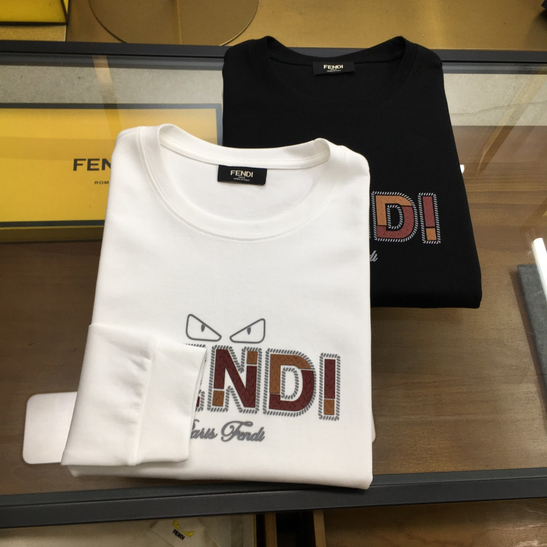 NO:712123,New product after the new year [Fend...] Quarterly fashionable long-sleeved sweatshirt. High-end customized classic series, fashionable and stylish. Classic round neck style, simple and elegant, classic brand high-end LOGO design on the chest. High-grade lining is used to keep warm. It is anti-static and feels comfortable and smooth. The shape is awesome, crisp and stylish.  , a versatile item for street sports, the upper body is low-key yet luxurious, a must-have item for trendy men. The counter size is M-4XL [please state your height and weight when placing an order]..,, fendi, hoodie, sweatshirts,19860909年后 新品【Fend...】 季时尚长袖卫衣 高端定制经典系列,时尚有型 经典圆领款式,简单大方,胸前经典品牌高档LOGO设计 采用高档内里保暖极佳 可防静电手感舒适顺滑 ,版型超赞 挺括有型 ,街头运动百搭单品,上身低调而不失奢华,潮男必备款专柜尺码M-4XL【下单请报身高体重】..,,fendi,hoodie,sweatshirts,,Men's clothing