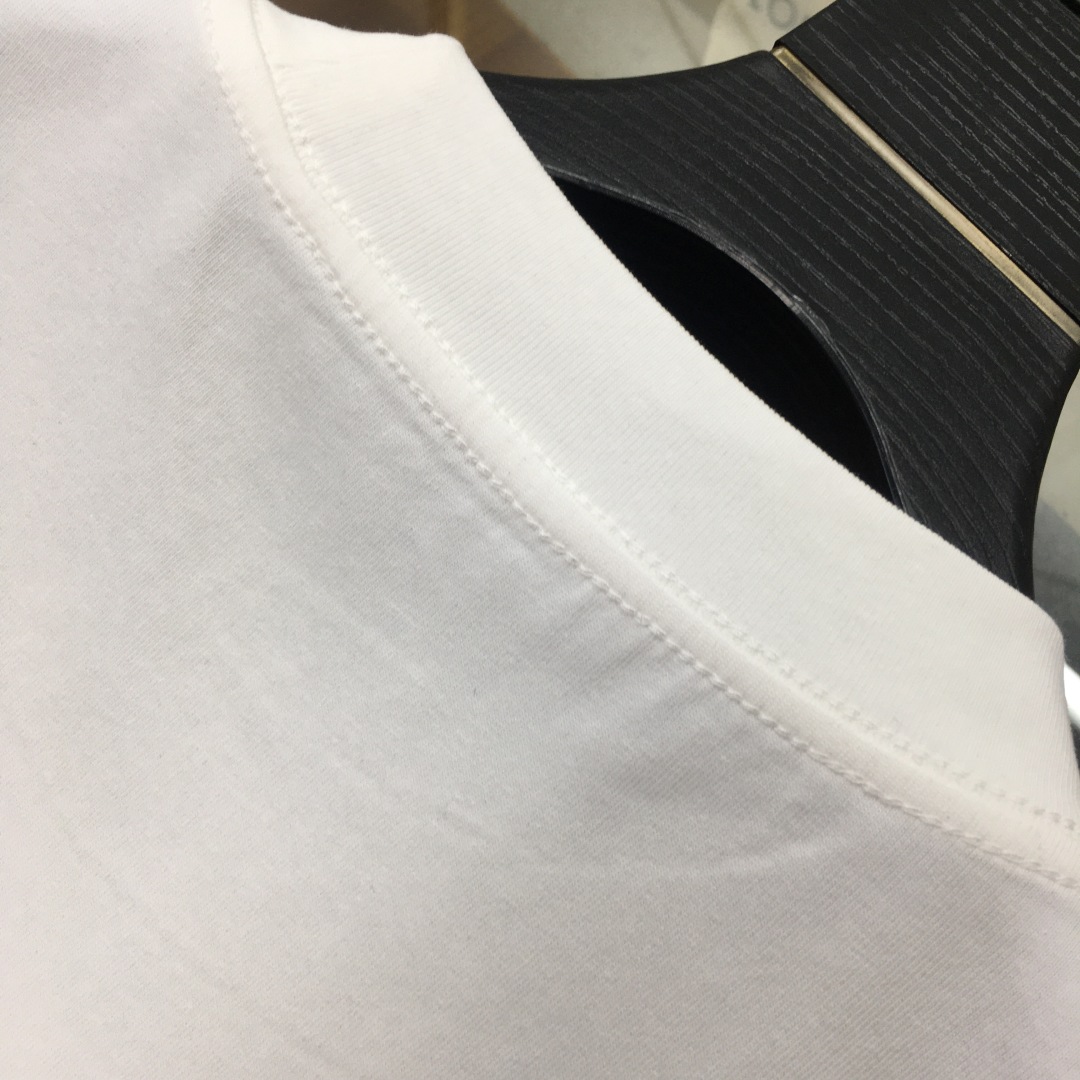Italian Fashion Men’s Short Sleeve T-Shirt 2025 with high-quality cotton fabric, comfortable, breathable, and fashionable design in sizes M-4XL. - 图片 9