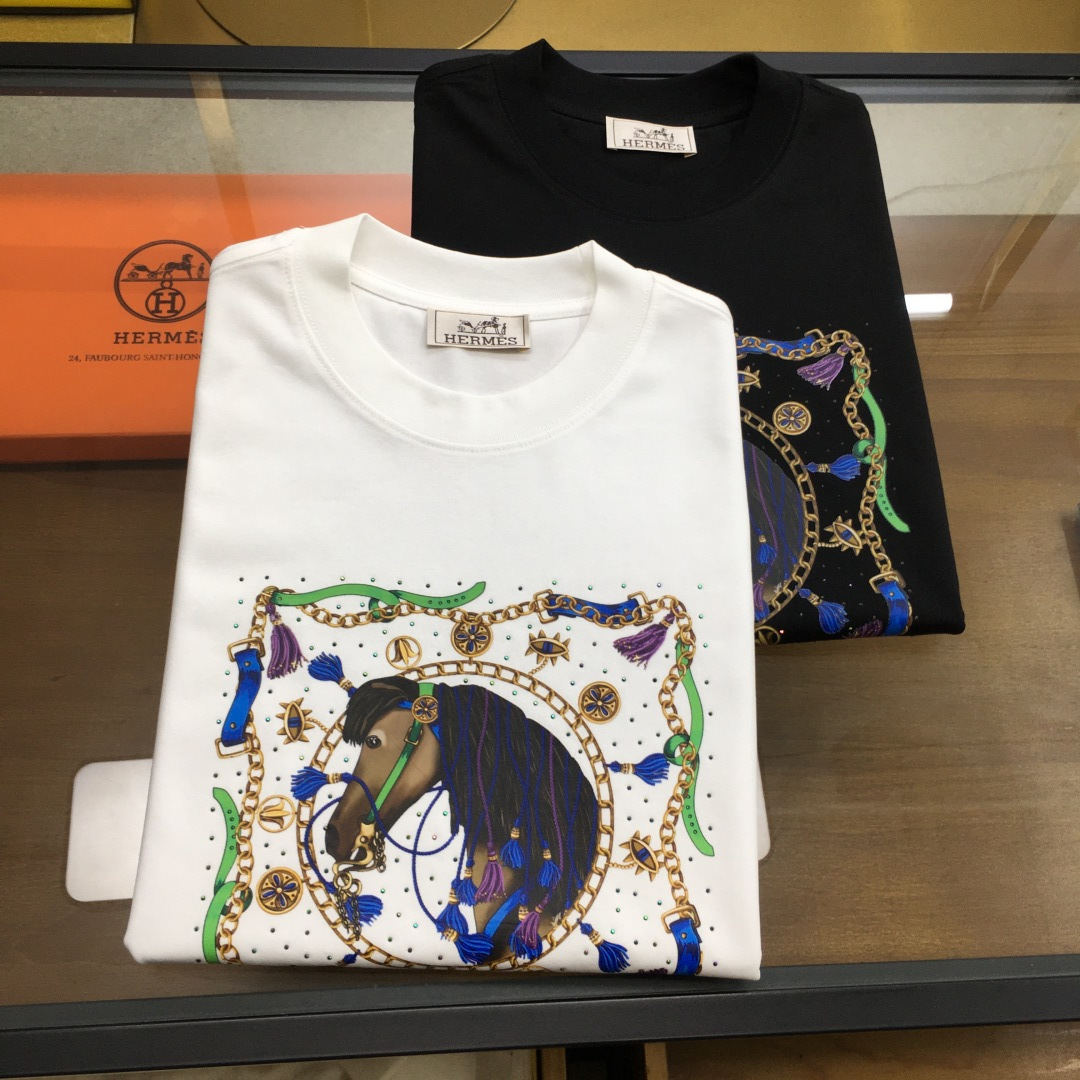 NO:474307,New trendy brand 'Aisse' 2025 new trendy brand short-sleeved T-shirt (slightly wide in style) The darling of the Italian fashion industry!  Men's short sleeves!  While the materials are exquisite, the overall design is quite fashionable. Today I recommend his versatile and classic styles. The logo design on the chest brand is printed and designed with vivid personality!  The fabric is made of customer-supplied fixed-woven Gaoke Re-English Long-Wire Cotton, and the high-quality Long-Wire Cotton raw materials are selected!  It has a smooth and smooth feel on the skin, and the upper body is crisp and stylish!  Comfort and breathability are perfect!  All fabrics are excellent!  M-4XL, T-shirt,tees,t-shirt,alexander wang19860909新品潮牌 《爱士》 2025新款潮牌短袖T恤（版型微阔）意大利时尚界的宠儿！ 男士短袖！材质用料讲究的同时 整体的设计颇具时尚感 今天推荐他家百搭经典款 胸前品牌logo设计 采用印花设计 个性生动！面料采用客供定织高克重新疆长绒棉,甄选上等长绒棉花原料！亲肤挺滑手感,上身挺括有型！舒适性与透气性完美兼备！面料皆为上乘！M-4XL,,T-shirt,tees，t-shirt,alexander wang,Men's clothing