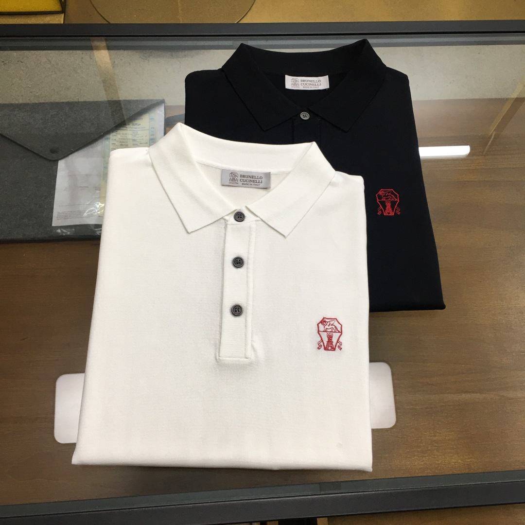 NO:460385,New product is on the market 'BC...' 25FW new product is released for business casual men's short-sleeved polo shirt, heavy recommendation, high-end ready-to-wear, counter synchronization. Fashionable round neck short-sleeved lapel T-shirt, using imported cotton and bamboo fiber Yilitte fabric. The walking air conditioner has a cool feeling. The fabric is gentle and soft, delicate and soft, and the upper body is naturally comfortable and cool. The contrasting color design logo on the chest highlights the overall styling and slimming feeling. The overall craftsmanship line is invincible, and all details are impeccable!  48-56 (model 173, 143 catties upper body 50 sizes), T-shirt,tees, t-shirt,alexander wang19860909新品上市《BC...》 25FW新品发售商务休闲男士短袖polo衫,重磅推荐,高级成衣,专柜同步 时尚圆领短袖翻领T恤,采用进口棉加竹纤维伊利特面料,行走的空调自带凉感,面料温儒柔软,细腻柔软,上身自然是舒适,凉爽,胸前撞色设计logo非常的凸显整体的造型感以及修身上身感,整体的工艺车线精湛无敌,所有细节无可挑剔！48-56（模特173,143斤上身50码）,,T-shirt,tees，t-shirt,alexander wang,Men's clothing