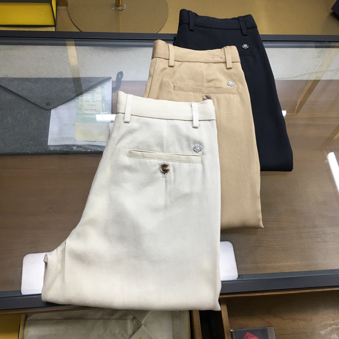 NO:466897,High-end business casual pants [LP] 2025 new high-end quality casual pants!  The official website is released simultaneously. The brand's classic logo casual pants, customized fabric, excellent comfort, strong hand touch. Very high recognition, perfect quality craftsmanship. Size 30-3835.37, loro piano, alexander wang19860909高端商务休闲裤【LP】 2025新款高端品质休闲裤！官网同步发售.品牌经典logo休闲裤 ,定制面料,舒适度极好,手触感强烈.辨识度极高,完美品相工艺. 尺码30-3835.37,,loro piana,alexander wang,Men's clothing