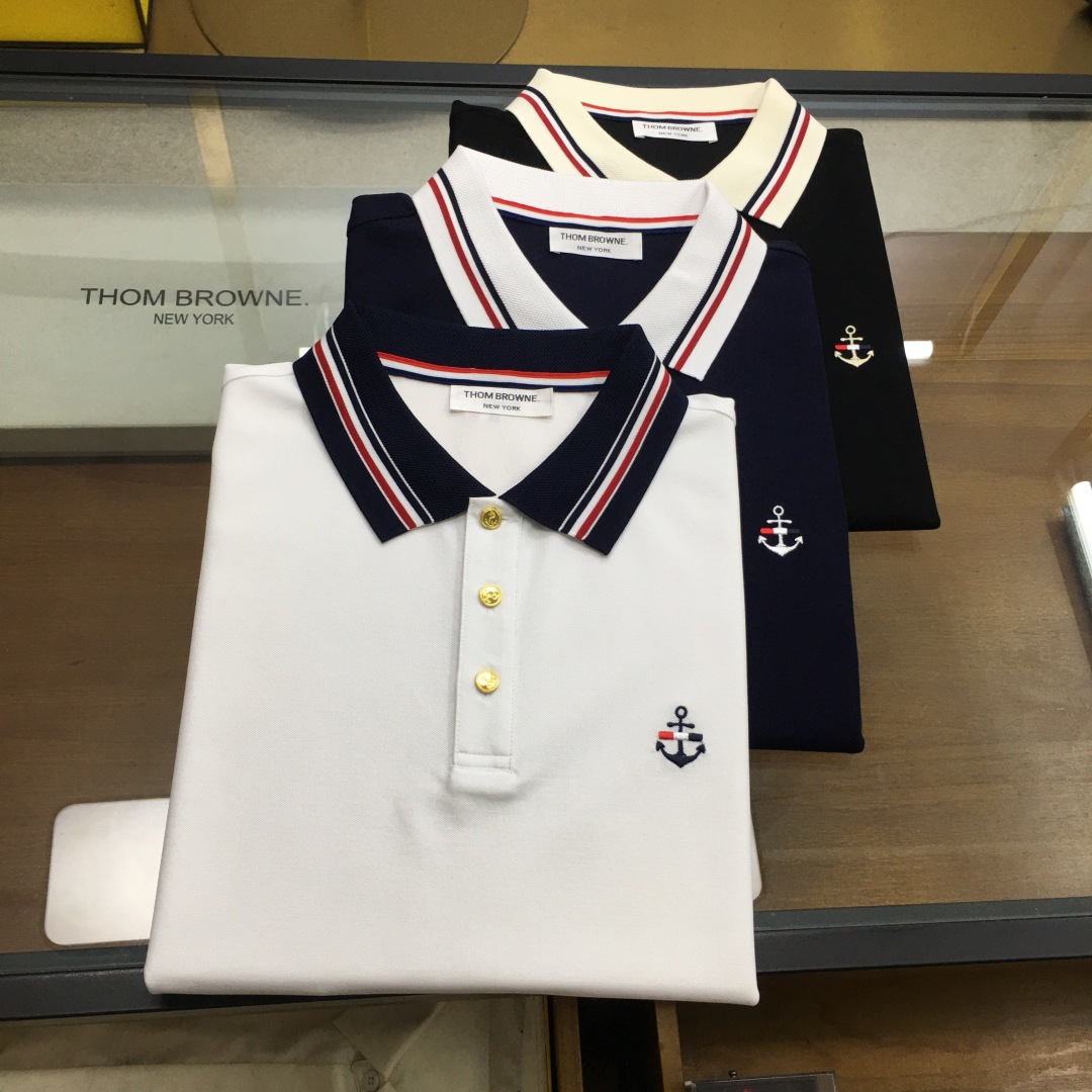 NO:494656,New counter products [T.B...] New spring and summer products of 2025, fashionable POLO/lamb short sleeves, high-end custom versatile styles, anyone can easily control them. Fully customized fabric craftsmanship, luxurious classic brand logo design on the chest, very high-end, those who understand goods must enter!  The style is perfectly tailored, which shows the aura and highlights the exquisiteness of business men. This is the unique feature, just right slim fit, and the upper body effect is very good!  Counter size M-3XL., T-shirt,alexander wang19860909专柜新品【T.B...】 2025春夏新品 时尚POLO/翻领短袖 高级定制百搭款式 任何人都可以轻松驾驭 面料全订制工艺 胸前奢华经典品牌logo设计,非常显档次懂货的必须入！版型完美剪裁 非常精致,显气场,又会凸显商务男士的精致,这就是独到之处,恰到好处的修身,上身效果非常赞！专柜尺码M-3XL.,,T-shirt,alexander wang,Men's clothing