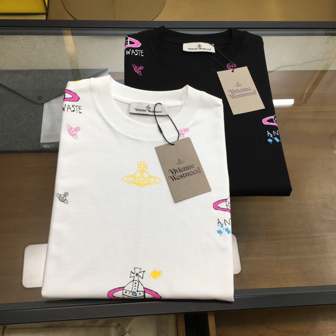 NO:424953,New product [Mrs. Xi Jinping...] (slightly wide in style) The latest short-sleeved round-neck T-shirt in the first counter in spring and summer, high-end customization, avant-garde and fashionable design!  Brand logo heavy craft design, high-end customized mercerated cloud cotton fabric, soft feel, comfortable to wear, exquisite counter-level car line, fine workmanship, invincible and handsome upper body effect!  A must-have item for handsome men!  The color is as shown in the figure. The number of code M-3XL [most half the code, the height and weight are reported by order], T-shirt,tees,t-shirt,alexander wang19860909新品【西太后...】（版型微阔） 春夏首发专柜最新款短袖圆领T恤 高端订制 设计前卫时尚！品牌logo重工艺设计 高端定制丝光云朵棉面料.手感柔软.穿着舒适.专柜级别精致车线.做工精细.上身效果无敌帅气！型男必备单品！ 颜色如图 码数M-3XL【偏大半码,下单报身高体重】,,T-shirt,tees，t-shirt,alexander wang,Men's clothing