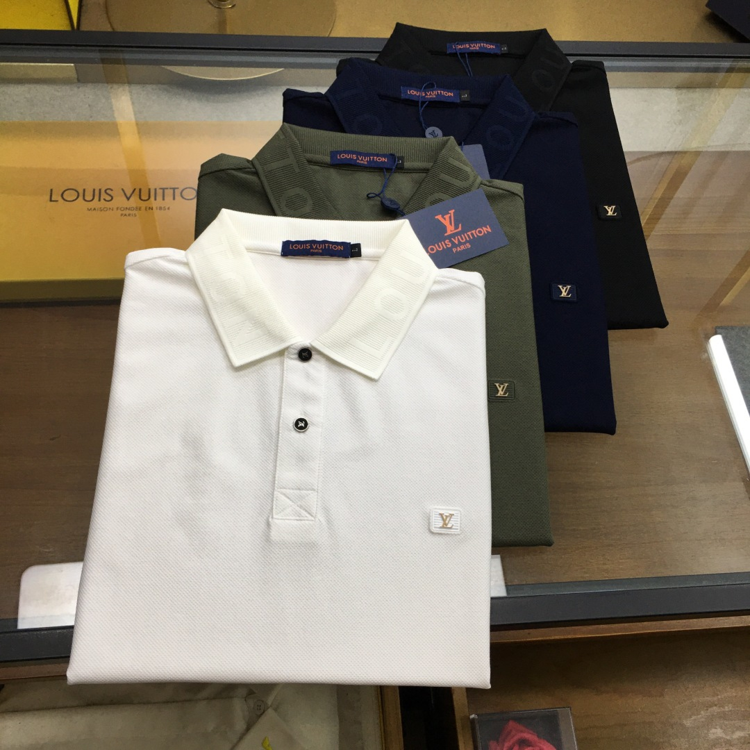 NO:477691,New product POLO [L.v...] 25 spring and summer new products, fashionable POLO/lamb short sleeves, high-end custom versatile styles, anyone can easily control the fabric, full customization and craftsmanship, luxurious classic brand logo design on the chest, very high-end and those who understand goods must enter!  The style and tailoring are slim styles, which are very exquisite, showing aura and highlighting the exquisiteness of business men. This is the unique feature, just right slim fit, and the upper body effect is very good!  Counter size M-4XL., T-shirt,alexander wang19860909新品POLO【L.v...】 25春夏新品 时尚POLO/翻领短袖 高级定制百搭款式 任何人都可以轻松驾驭 面料全订制工艺 胸前奢华经典品牌logo设计,非常显档次懂货的必须入！版型剪裁属于修身款 非常精致,显气场,又会凸显商务男士的精致,这就是独到之处,恰到好处的修身,上身效果非常赞！ 专柜尺码M-4XL.,,T-shirt,alexander wang,Men's clothing