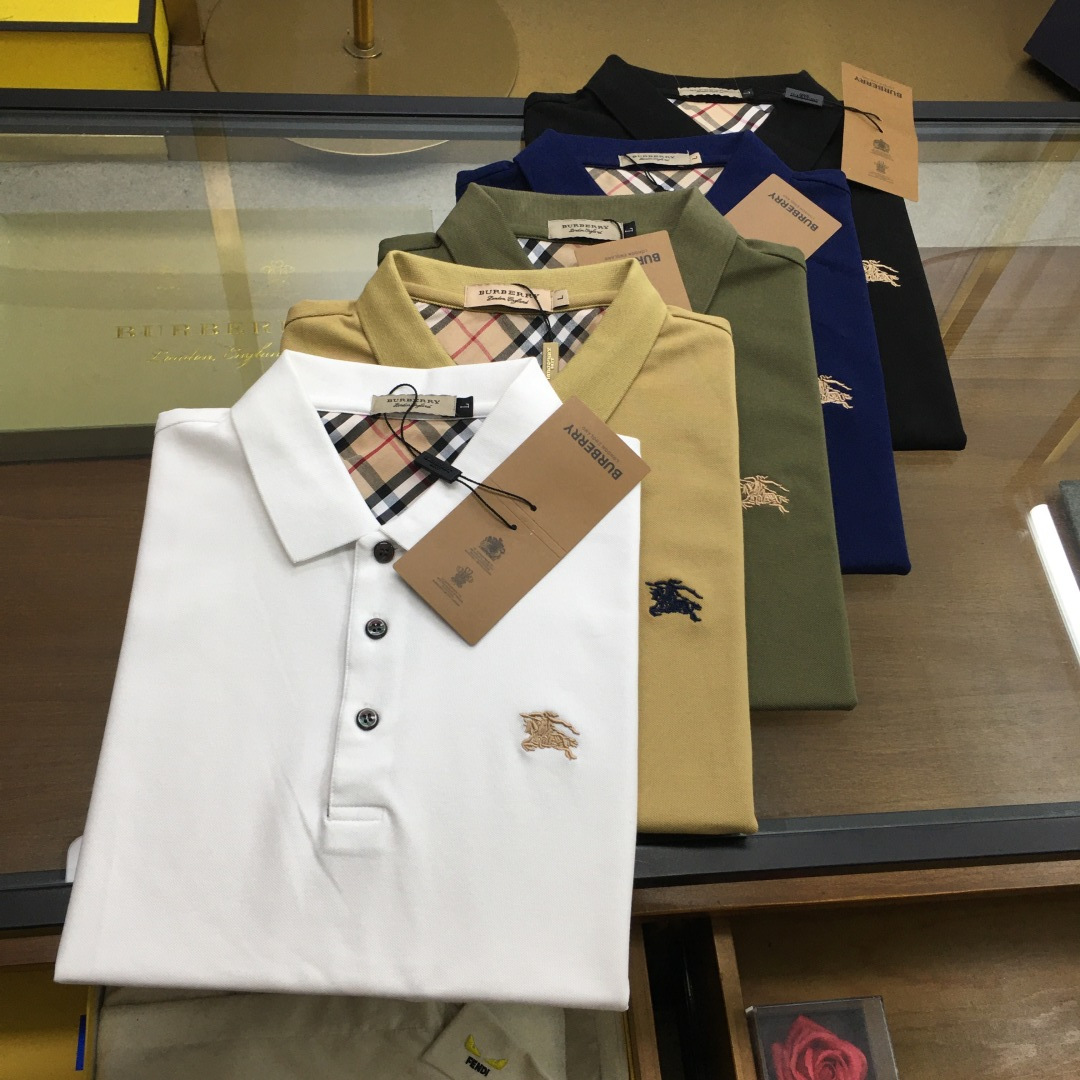 NO:477698,New product POLO [Burber..y...] 25 spring and summer new products, fashionable POLO/lamb short sleeves, high-end custom versatile styles, anyone can easily control the fabric, full customization and craftsmanship, luxurious classic brand logo design on the chest, very high-end and those who understand goods must enter!  The style and tailoring are slim styles, which are very exquisite, showing aura and highlighting the exquisiteness of business men. This is the unique feature, the right slim fit, and the upper body effect is very good!  Counter size M-4XL., burberry, T-shirt, alexander wang19860909新品POLO【Burber..y...】 25春夏新品 时尚POLO/翻领短袖 高级定制百搭款式 任何人都可以轻松驾驭 面料全订制工艺 胸前奢华经典品牌logo设计,非常显档次懂货的必须入！版型剪裁属于修身款 非常精致,显气场,又会凸显商务男士的精致,这就是独到之处,恰到好处的修身,上身效果非常赞！ 专柜尺码M-4XL.,,burberry,T-shirt,alexander wang,Men's clothing