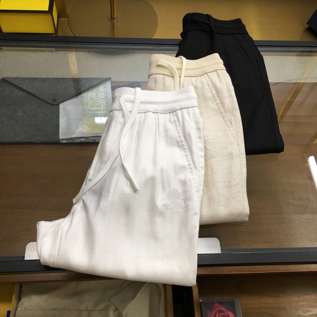 NO:513823,New counter product [-Loro Piana] 25 exclusively available for new spring and summer business casual pants, high-end version!  The counter fabric is breathable and comfortable, the details are impeccable, and the brand element design concept reflects high quality. The feel is delicate and soft!  It is casually cut, with a great upper body style!  Number of codes: (48-56), loro piana, alexander wang19860909专柜新品【-Loro Piana 诺悠翩雅】 25独家专供新款春夏商务休闲裤 高端版本！专柜 面料 透气舒适度高,细节无可挑剔,品牌元素设计理念,体现高品质.手感细腻柔软！呈现休闲裁剪,上身版型超赞！码数:（48-56）,,loro piana,alexander wang,Men's clothing
