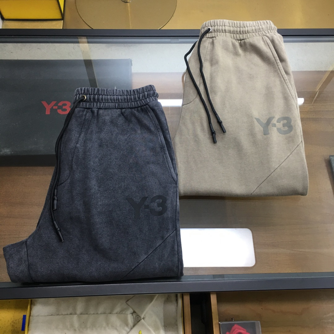 NO:503954,New product [Y-3] Spring and Summer/SS Y* This season mainly promotes antique wash faded trousers. Customized precious cabinet quality Paris percent cotton 300g summer long velvet cotton fabric, iconic front LOGO, watch bag design details, three-dimensional cutting technology, the double fermentation washing and fading effect promoted this season is extremely difficult to achieve, unique ingenuity, simple and fashionable taste, comfortable and stylish upper body effect Wash card, wash black M-3XL,,alexander wang19860909新品【Y-3】 春夏/SS Y*本季主推仿旧水洗褪色长裤 定制贵柜品质巴黎百分棉300克夏季长绒棉面料,前幅标志性LOGO,表袋设计细节拿捏,立体裁剪工艺,本季主推的二重酵洗仿旧效果,实现难度超高,匠心独具,简洁又具时尚品味,上身效果舒适又有型 洗褪卡,洗褪黑M-3XL,,alexander wang,Men's clothing