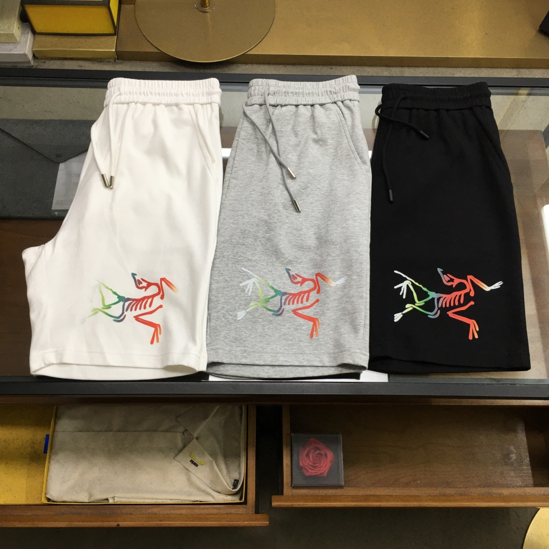 NO:454202,New shorts [Bird] 2025 summer new men's casual shorts, high-end customized pure cotton breathable fabric, breathable and micro-elastic, extremely comfortable, impeccable details, top-level auxiliary materials, original hardware design concept, delicate and soft feel!  The upper body style is excellent!  Size M-3xl, shorts, alexander wang19860909新品短裤【鸟】 2025夏季新款男士休闲短裤,高级定制纯棉透气面料 透气微弹舒适度极高,细节无可挑剔,顶级辅料配备,原版五金设计理念,手感细腻柔软！上身版型超赞！尺码M-3xl,,shorts,alexander wang,Men's clothing