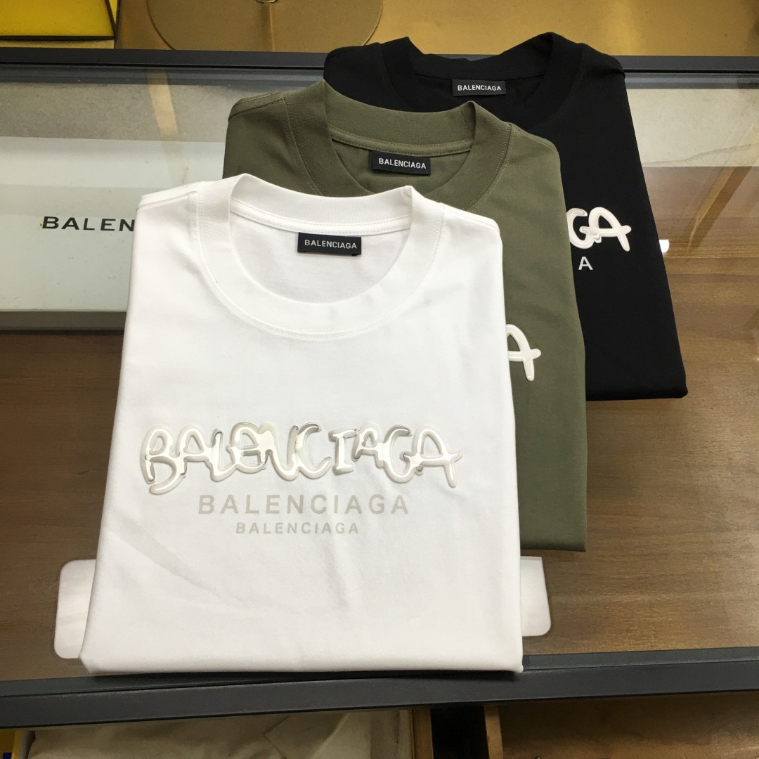 NO:425052,New product [BLCA] 2025 spring and summer first launch counter latest short-sleeved round-neck T-shirt, high-end customization, avant-garde and fashionable design!  Brand logo heavy craft design, high-end customized mercerated cloud cotton fabric, soft feel, comfortable to wear, exquisite counter-level car line, fine workmanship, invincible and handsome upper body effect!  A must-have item for handsome men!  The color is shown in the figure. Code number M-4XL, T-shirt,tees, t-shirt,alexander wang19860909新品【BLCA】 2025春夏首发专柜最新款短袖圆领T恤 高端订制 设计前卫时尚！品牌logo重工艺设计 高端定制丝光云朵棉面料.手感柔软.穿着舒适.专柜级别精致车线.做工精细.上身效果无敌帅气！型男必备单品！ 颜色如图 码数M-4XL,,T-shirt,tees，t-shirt,alexander wang,Men's clothing