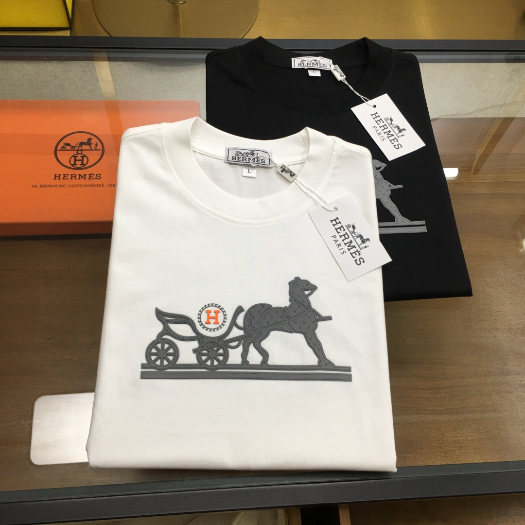 NO:513809,New product [Aisi...] The latest short-sleeved round-neck T-shirt in the first spring and summer counter in 2025, high-end customization, avant-garde and fashionable design!  Brand logo heavy craft design, high-end customized mercerated cloud cotton fabric, soft feel, comfortable to wear, exquisite counter-level car line, fine workmanship, invincible and handsome upper body effect!  A must-have item for handsome men!  The color is shown in the figure. Code number M-4XL, T-shirt,tees, t-shirt,alexander wang19860909新品【爱士...】 2025春夏首发专柜最新款短袖圆领T恤 高端订制 设计前卫时尚！品牌logo重工艺设计 高端定制丝光云朵棉面料.手感柔软.穿着舒适.专柜级别精致车线.做工精细.上身效果无敌帅气！型男必备单品！ 颜色如图 码数M-4XL,,T-shirt,tees，t-shirt,alexander wang,Men's clothing