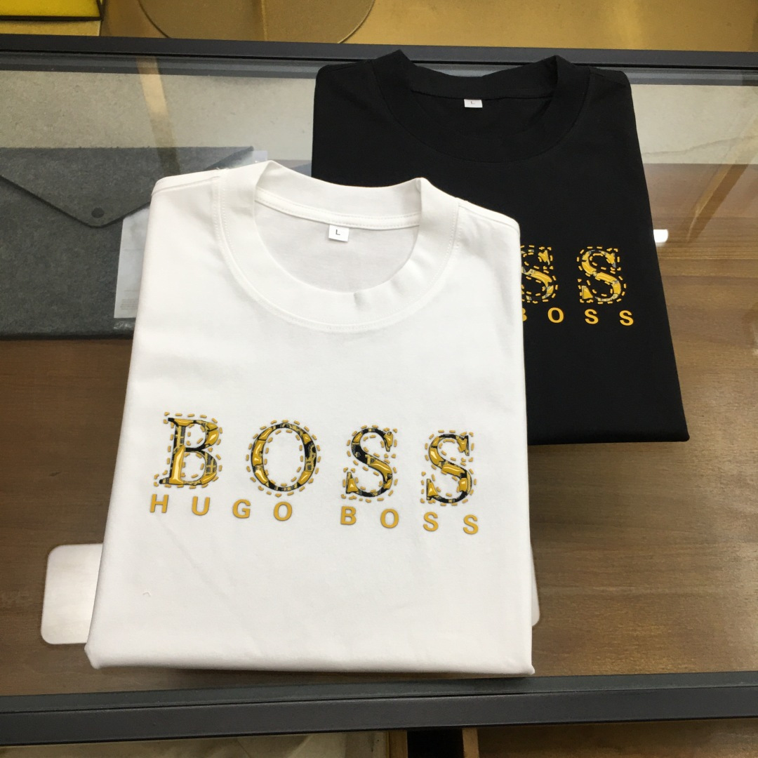 NO:513826,New product [Boss...] The latest short-sleeved round-neck T-shirt in the first spring and summer counter in 2025, high-end customization, avant-garde and fashionable design!  Brand logo heavy craft design, high-end customized mercerated cloud cotton fabric, soft feel, comfortable to wear, exquisite counter-level car line, fine workmanship, invincible and handsome upper body effect!  A must-have item for handsome men!  The color is shown in the figure. Code number M-4XL, T-shirt,tees, t-shirt,alexander wang19860909新品【Boss...】 2025春夏首发专柜最新款短袖圆领T恤 高端订制 设计前卫时尚！品牌logo重工艺设计 高端定制丝光云朵棉面料.手感柔软.穿着舒适.专柜级别精致车线.做工精细.上身效果无敌帅气！型男必备单品！ 颜色如图 码数M-4XL,,T-shirt,tees，t-shirt,alexander wang,Men's clothing