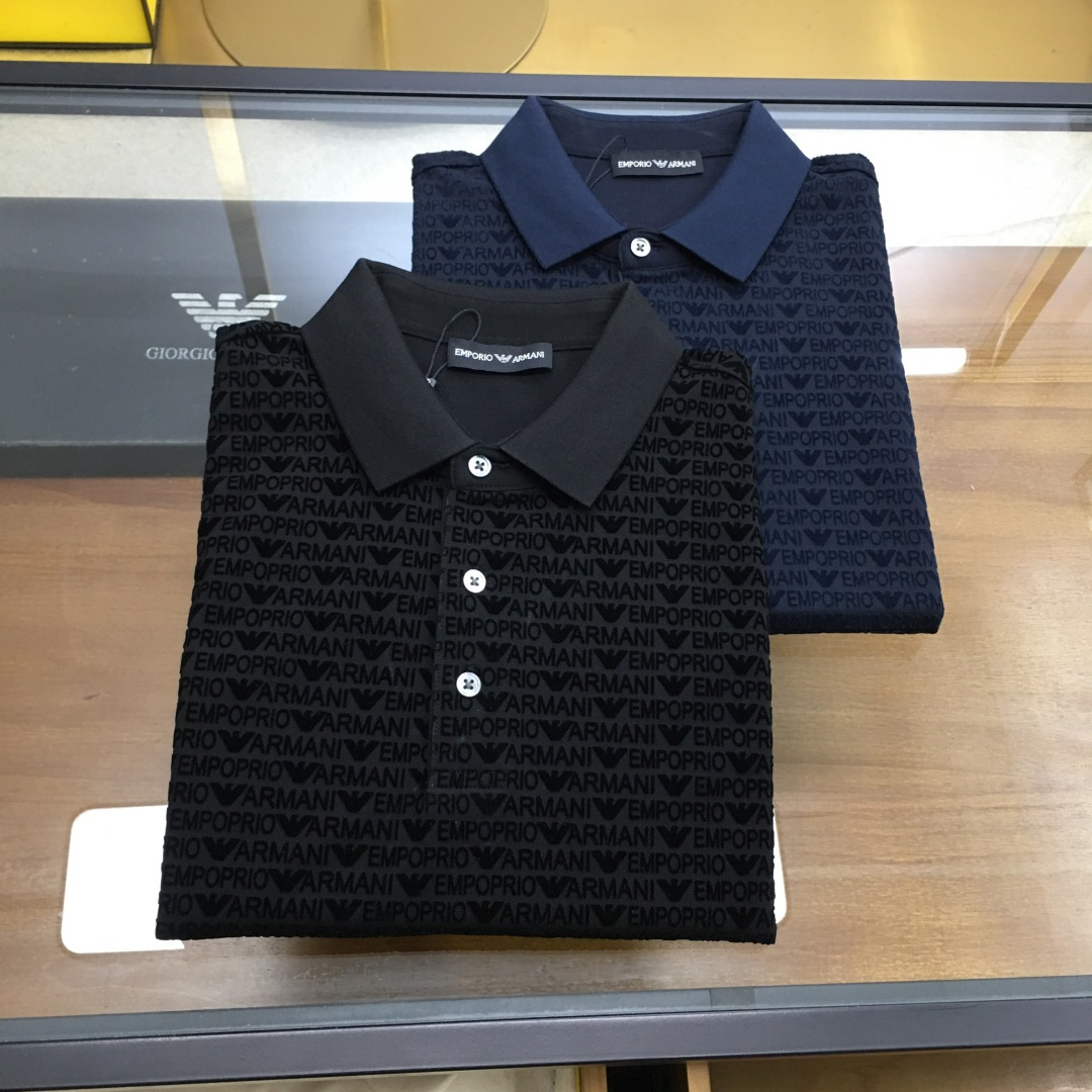 NO:430261,New counter products [Aman...] 2025 spring and summer new products, fashionable POLO/lamb short sleeves, high-end custom versatile styles, anyone can easily control them, full-customized fabric craftsmanship, luxurious classic brand logo design on the chest, very high-end, those who understand goods must enter!  The style is perfectly tailored, which shows the aura and highlights the exquisiteness of business men. This is the unique feature, just right slim fit, and the upper body effect is very good!  Counter size M-3XL., T-shirt,alexander wang19860909专柜新品【Aman....】 2025春夏新品 时尚POLO/翻领短袖 高级定制百搭款式 任何人都可以轻松驾驭 面料全订制工艺 胸前奢华经典品牌logo设计,非常显档次懂货的必须入！版型完美剪裁 非常精致,显气场,又会凸显商务男士的精致,这就是独到之处,恰到好处的修身,上身效果非常赞！专柜尺码M-3XL.,,T-shirt,alexander wang,Men's clothing