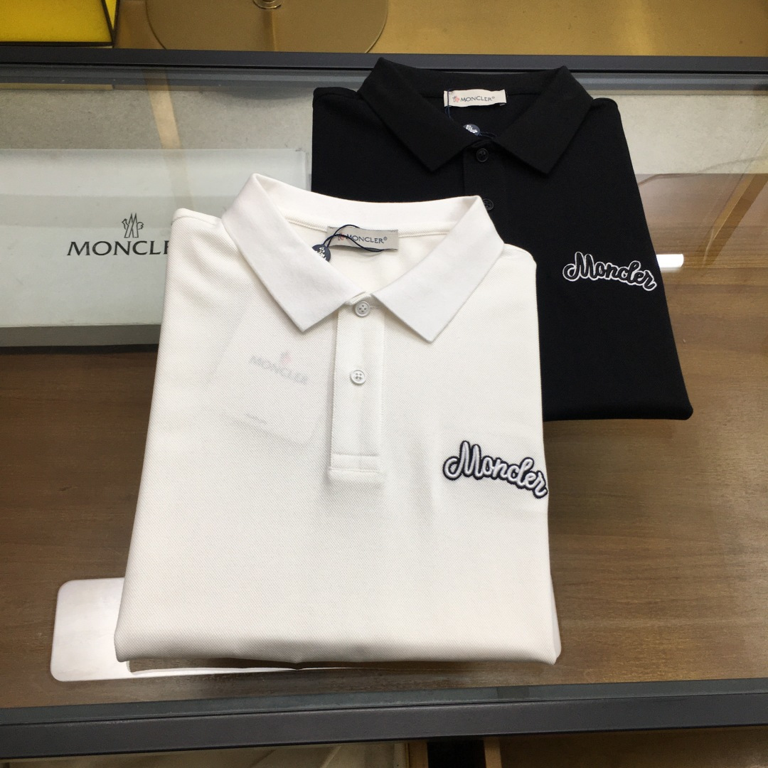 NO:430228,New counter products [Moncle....] 2025 spring and summer new products, fashionable POLO/lamb short sleeves, high-end custom versatile styles, anyone can easily control them. Fully customized fabric craftsmanship, luxurious classic brand logo design on the chest, very high-end, those who understand goods must enter!  The style is perfectly tailored, which shows the aura and highlights the exquisiteness of business men. This is the unique feature, just right slim fit, and the upper body effect is very good!  Counter size M-3XL., T-shirt,alexander wang19860909专柜新品【Moncle....】 2025春夏新品 时尚POLO/翻领短袖 高级定制百搭款式 任何人都可以轻松驾驭 面料全订制工艺 胸前奢华经典品牌logo设计,非常显档次懂货的必须入！版型完美剪裁 非常精致,显气场,又会凸显商务男士的精致,这就是独到之处,恰到好处的修身,上身效果非常赞！专柜尺码M-3XL.,,T-shirt,alexander wang,Men's clothing