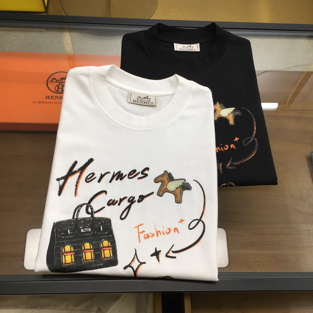 NO:520010,New product [Love...] The latest short-sleeved round-neck T-shirt in the first spring and summer counter in 2025, high-end customization, avant-garde and fashionable design!  Brand logo heavy craft design, high-end customized mercerated cloud cotton fabric, soft feel, comfortable to wear, exquisite counter-level car line, fine workmanship, invincible and handsome upper body effect!  A must-have item for handsome men!  The color is shown in the figure. Code number M-4XL, T-shirt,tees, t-shirt,alexander wang19860909新品【爱...】 2025春夏首发专柜最新款短袖圆领T恤 高端订制 设计前卫时尚！品牌logo重工艺设计 高端定制丝光云朵棉面料.手感柔软.穿着舒适.专柜级别精致车线.做工精细.上身效果无敌帅气！型男必备单品！ 颜色如图 码数M-4XL,,T-shirt,tees，t-shirt,alexander wang,Men's clothing